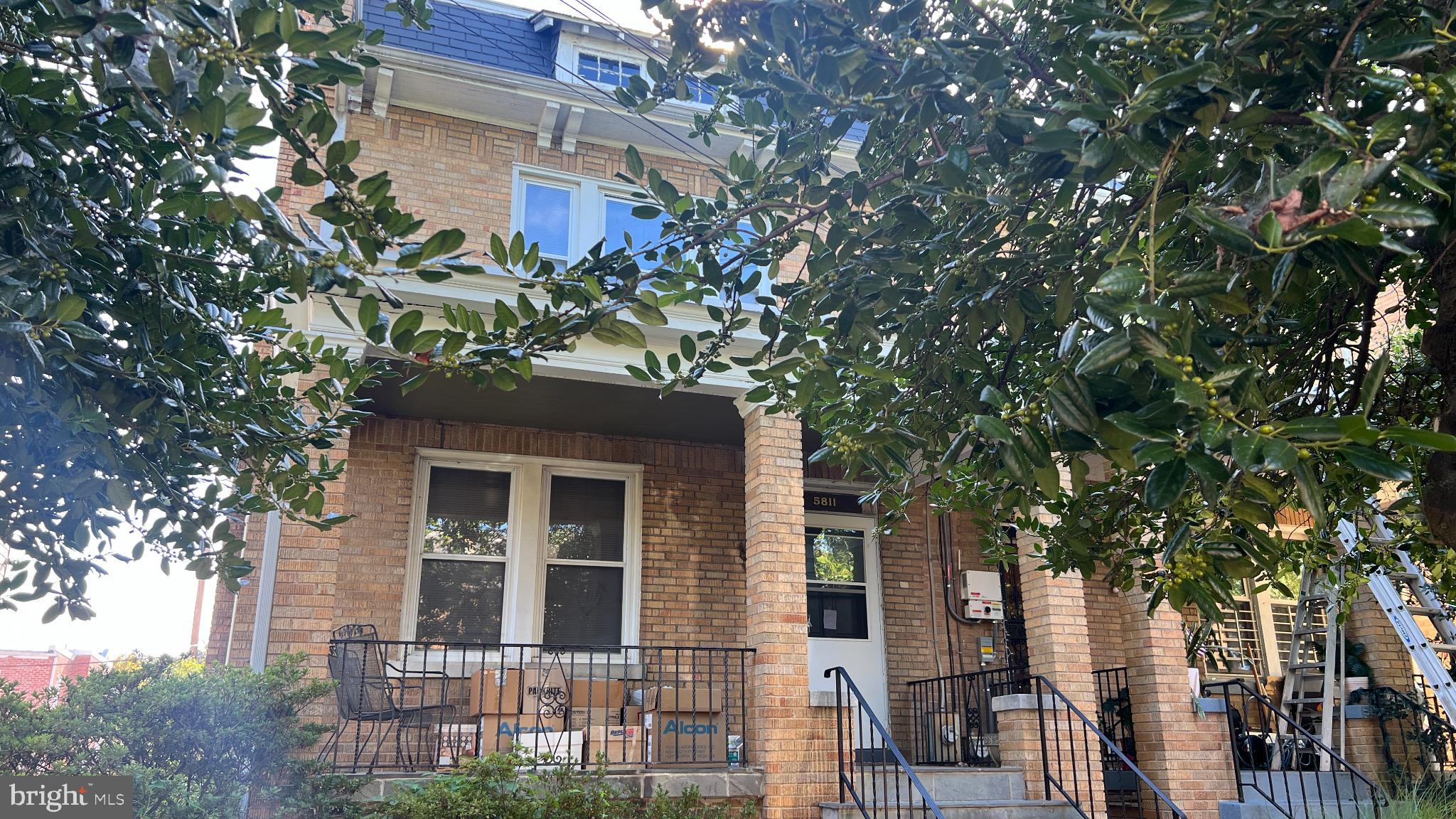 5811 4TH STREET NW