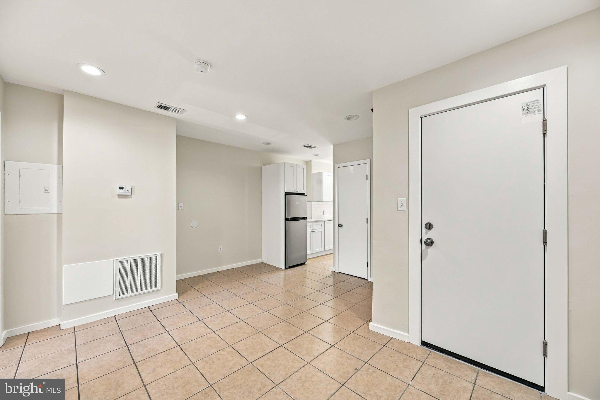 740 CHRISTIAN STREET 2ND FRONT