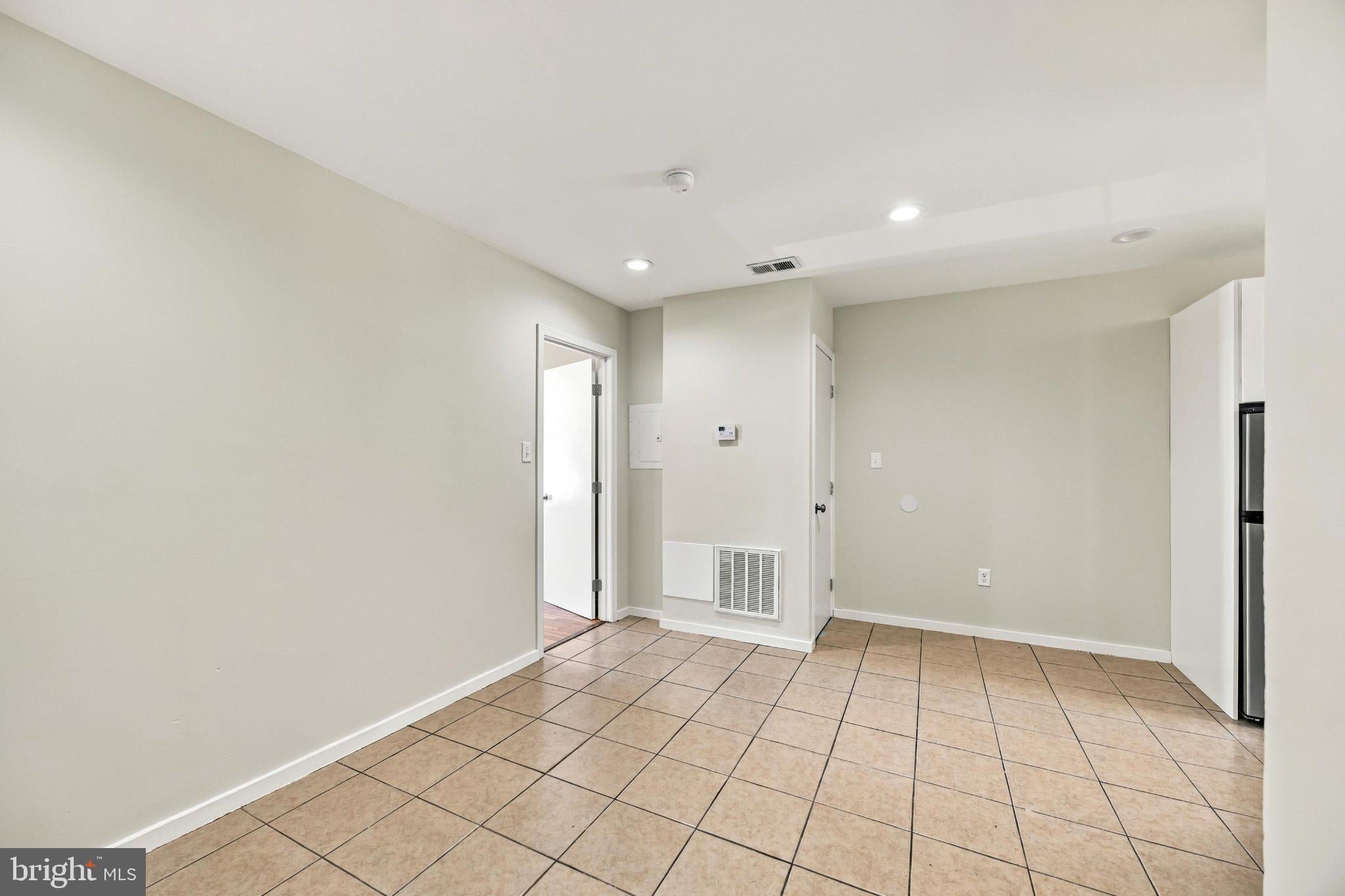 740 CHRISTIAN STREET 2ND FRONT
