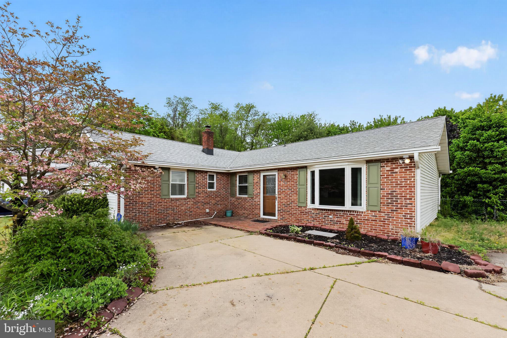 176 GOLFVIEW DRIVE