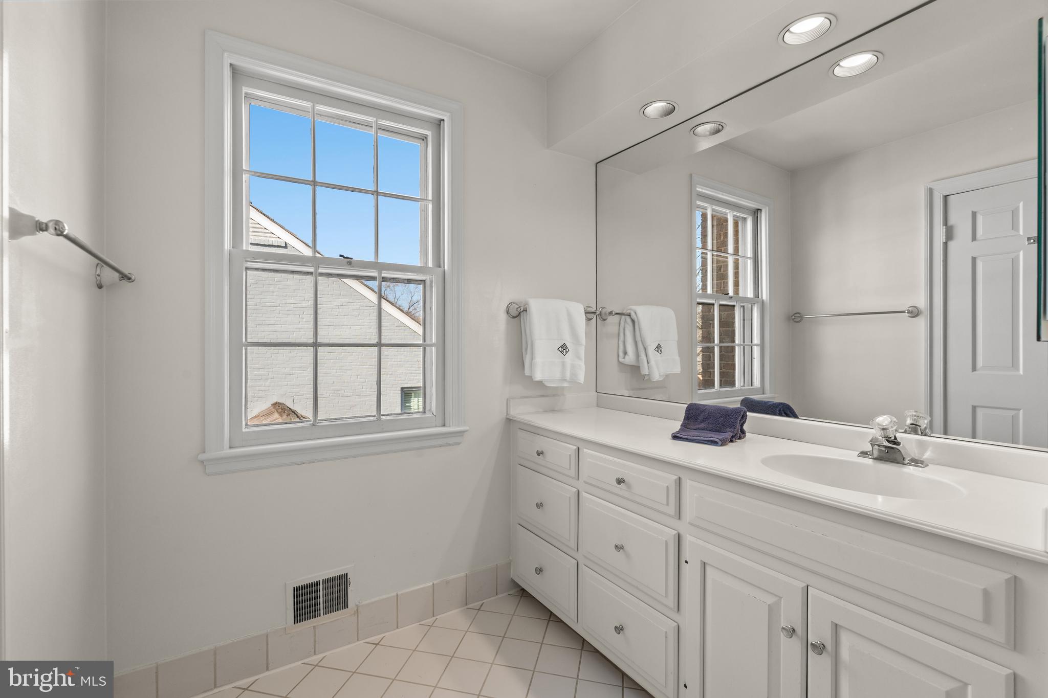 WESTMORELAND HILLS - Residential