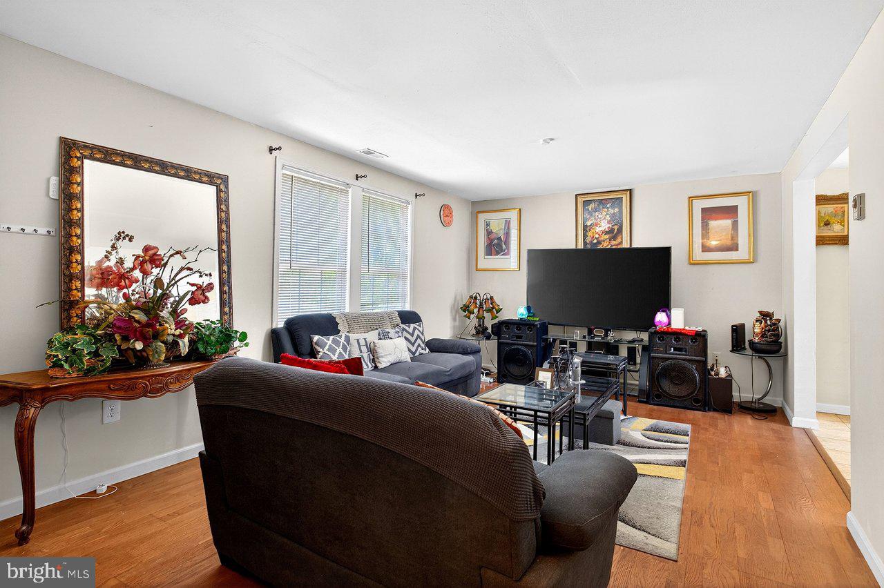 136 DENNIS AVENUE