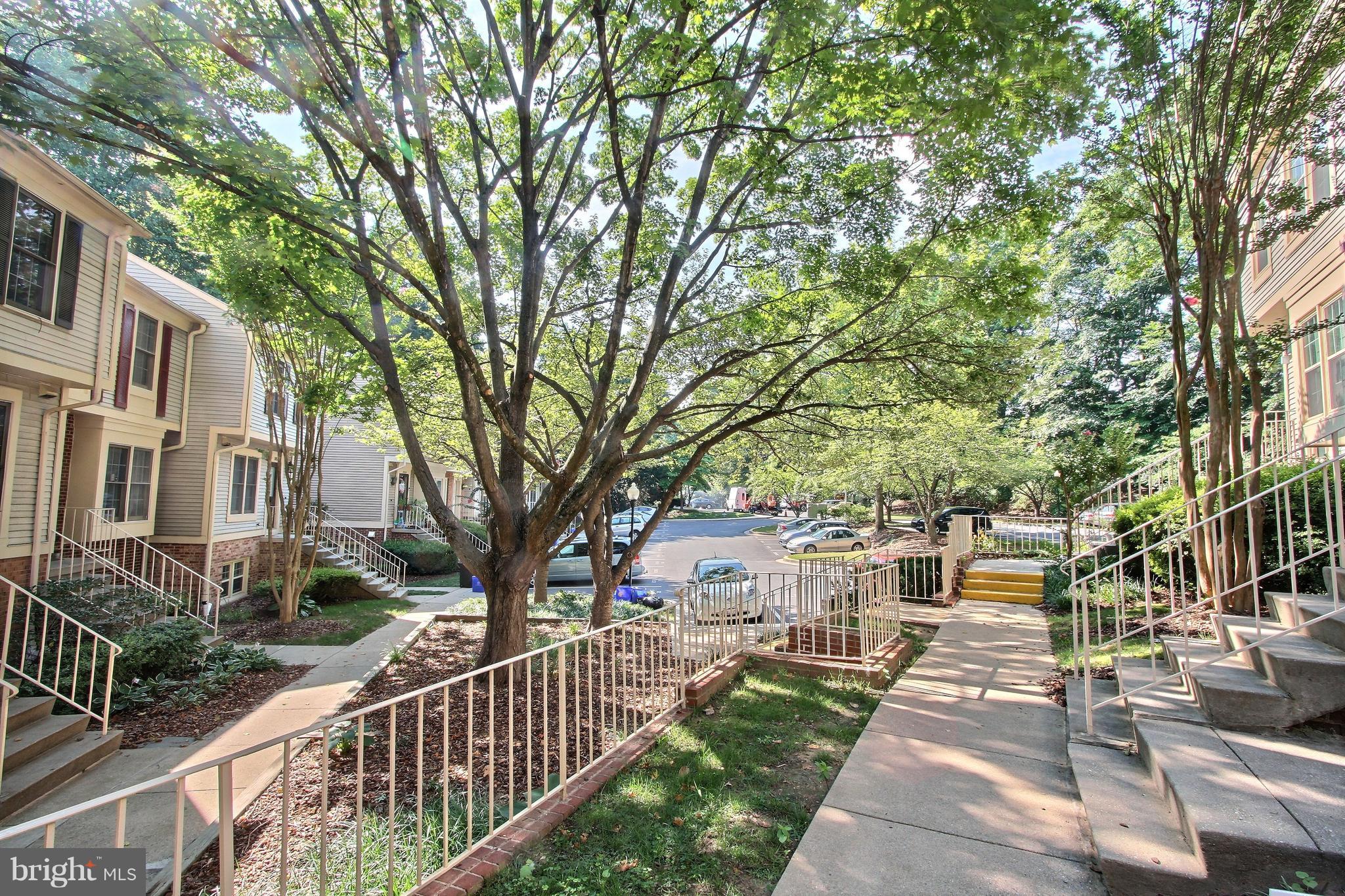 Great Opportunity to live in North Bethesda! Walking distance to the Grovesnor Metro station. 10 min drive to Walter Reed or 15 min bike ride and within minutes to 495 and NIH., this condo is located at the end of a quiet cul-de-sac with 2 reserved parking spaces. Spacious open concept layout, new laminate floors, access to an outdoor patio, and pet-friendly neighborhood. FHA Approved.