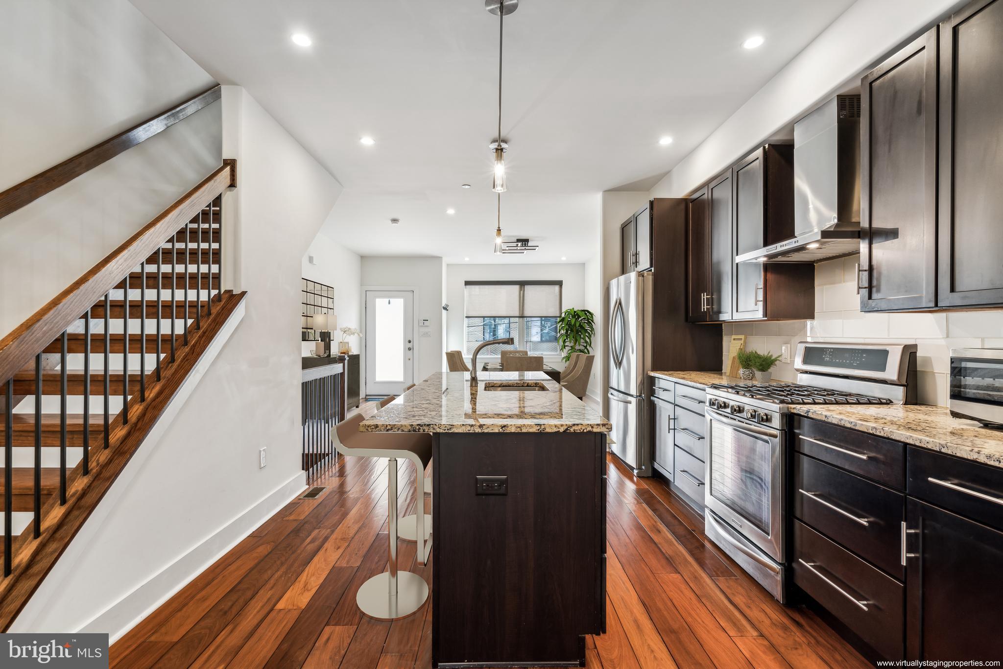 ROXBOROUGH - Residential