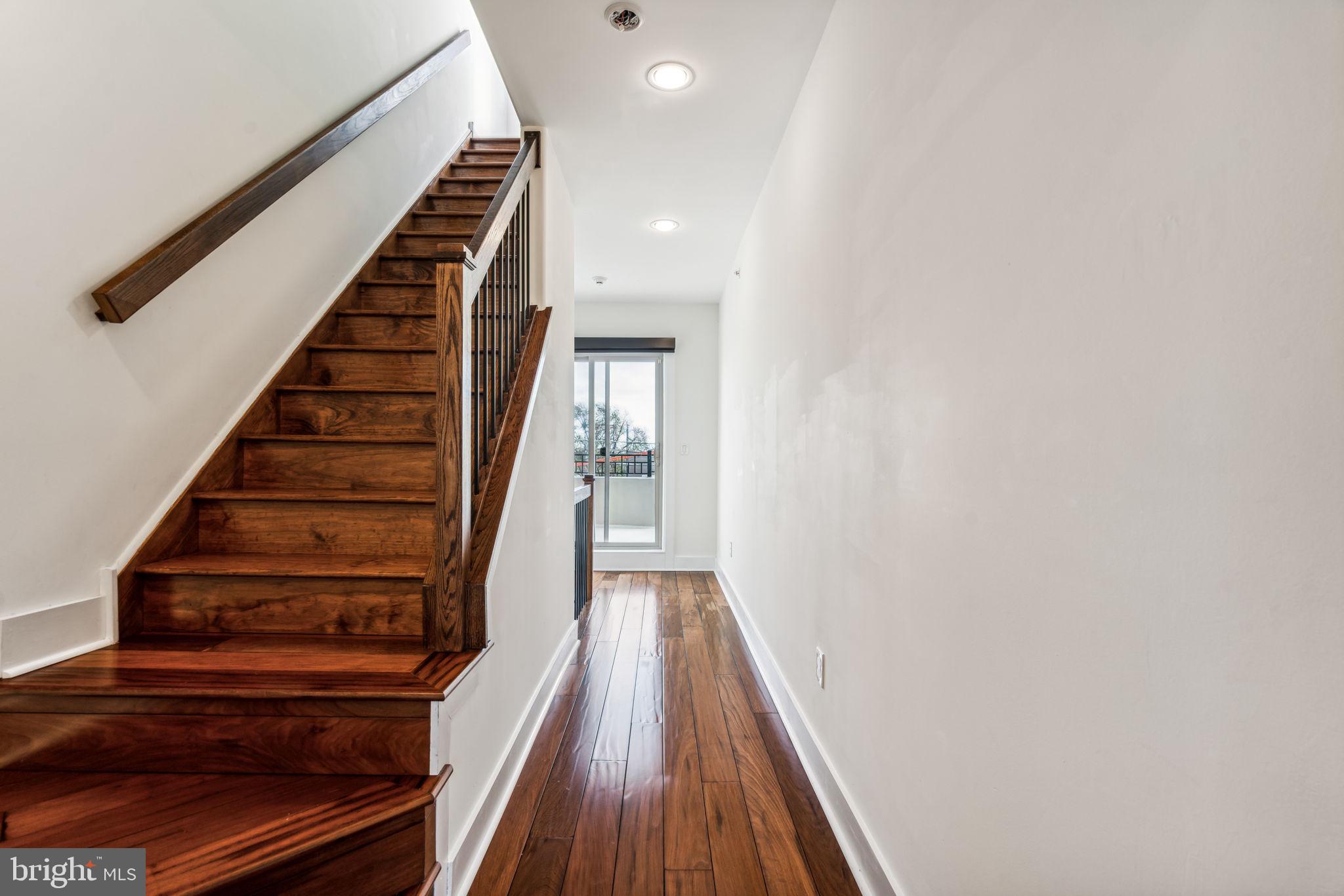 ROXBOROUGH - Residential
