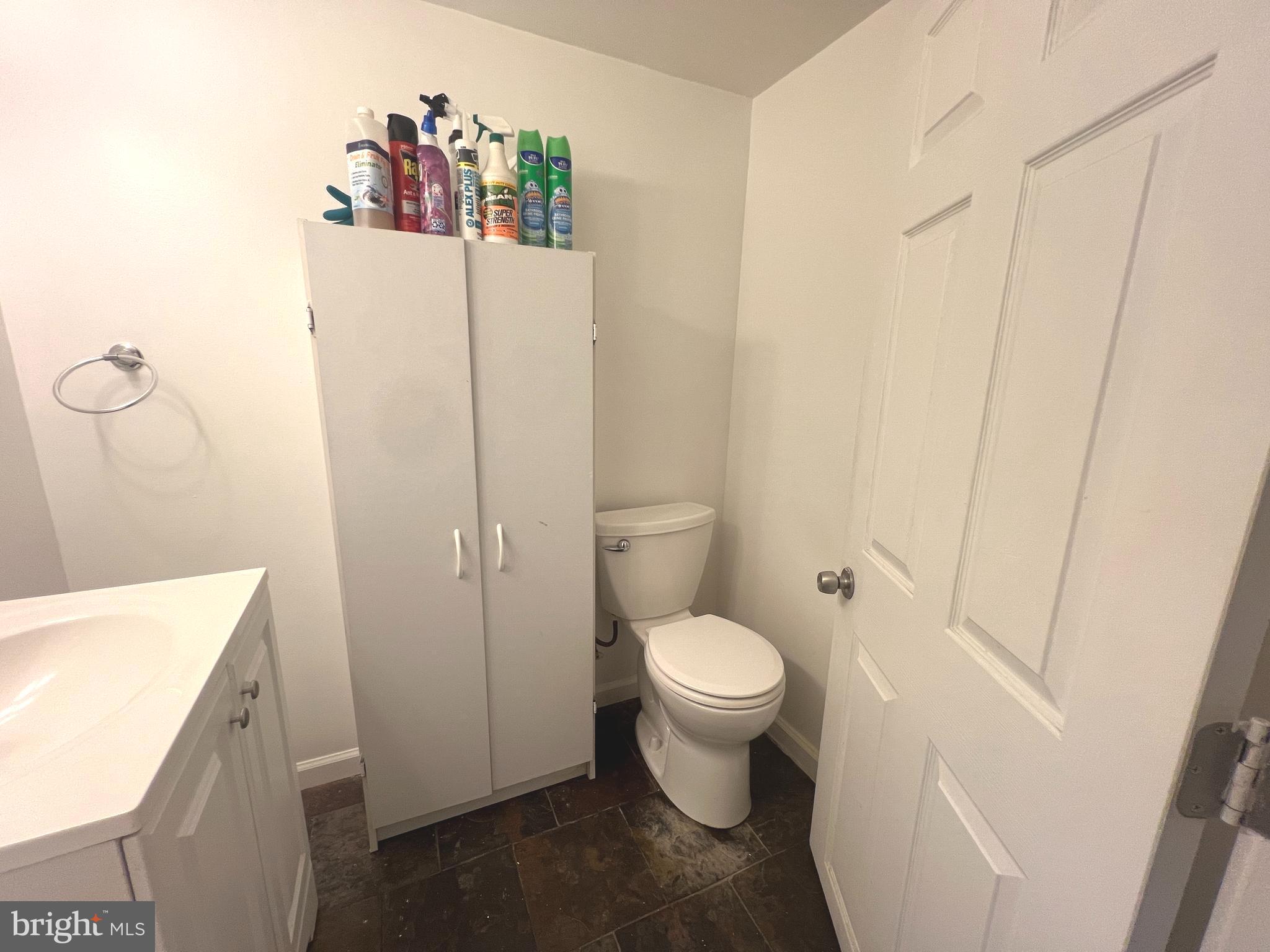 CHARLESMONT - Residential Lease