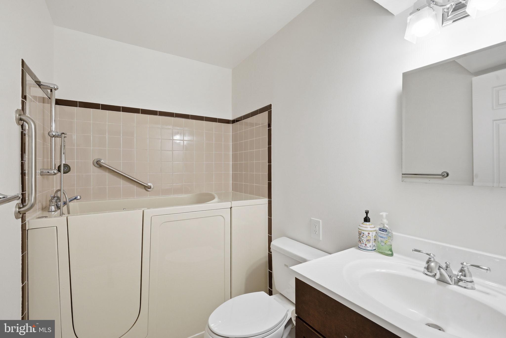 COLLEGE PARK - Residential