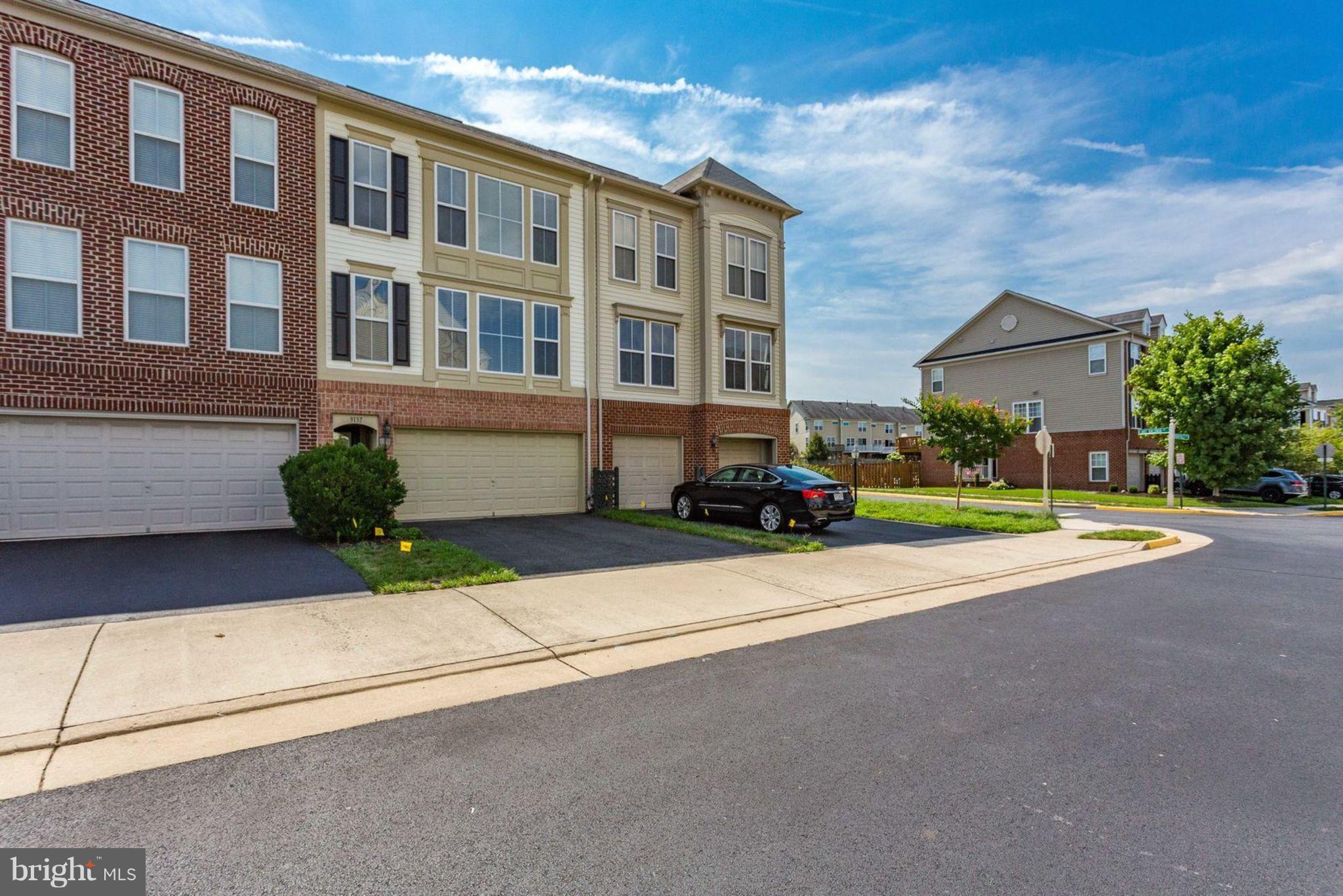 PEMBROOKE - Residential Lease