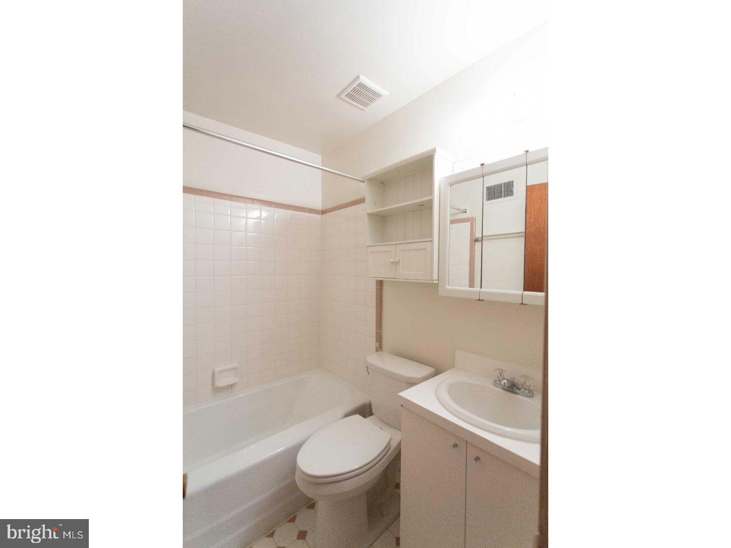 WASHINGTON SQ - Residential Lease