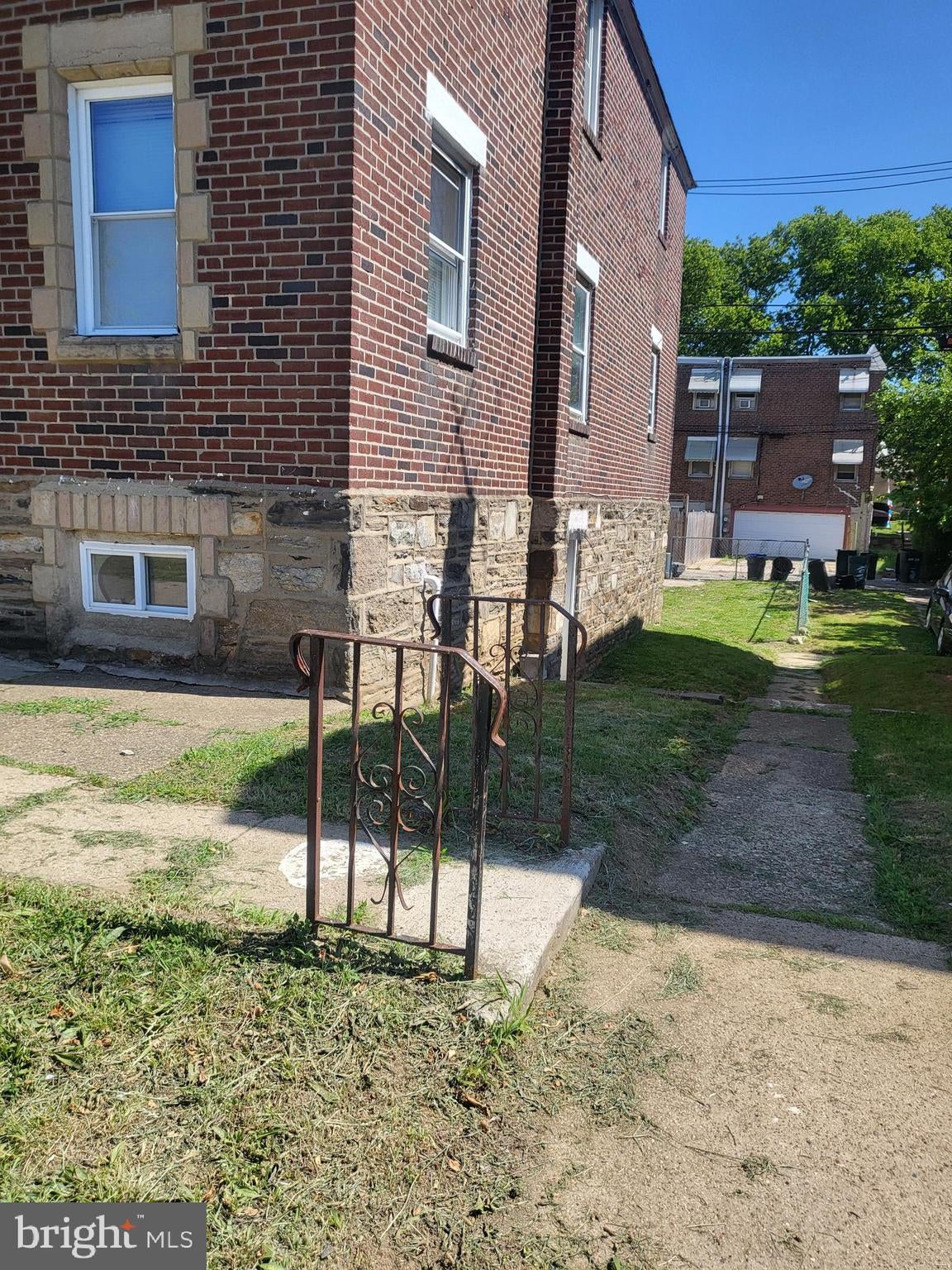 1037 FANSHAWE STREET