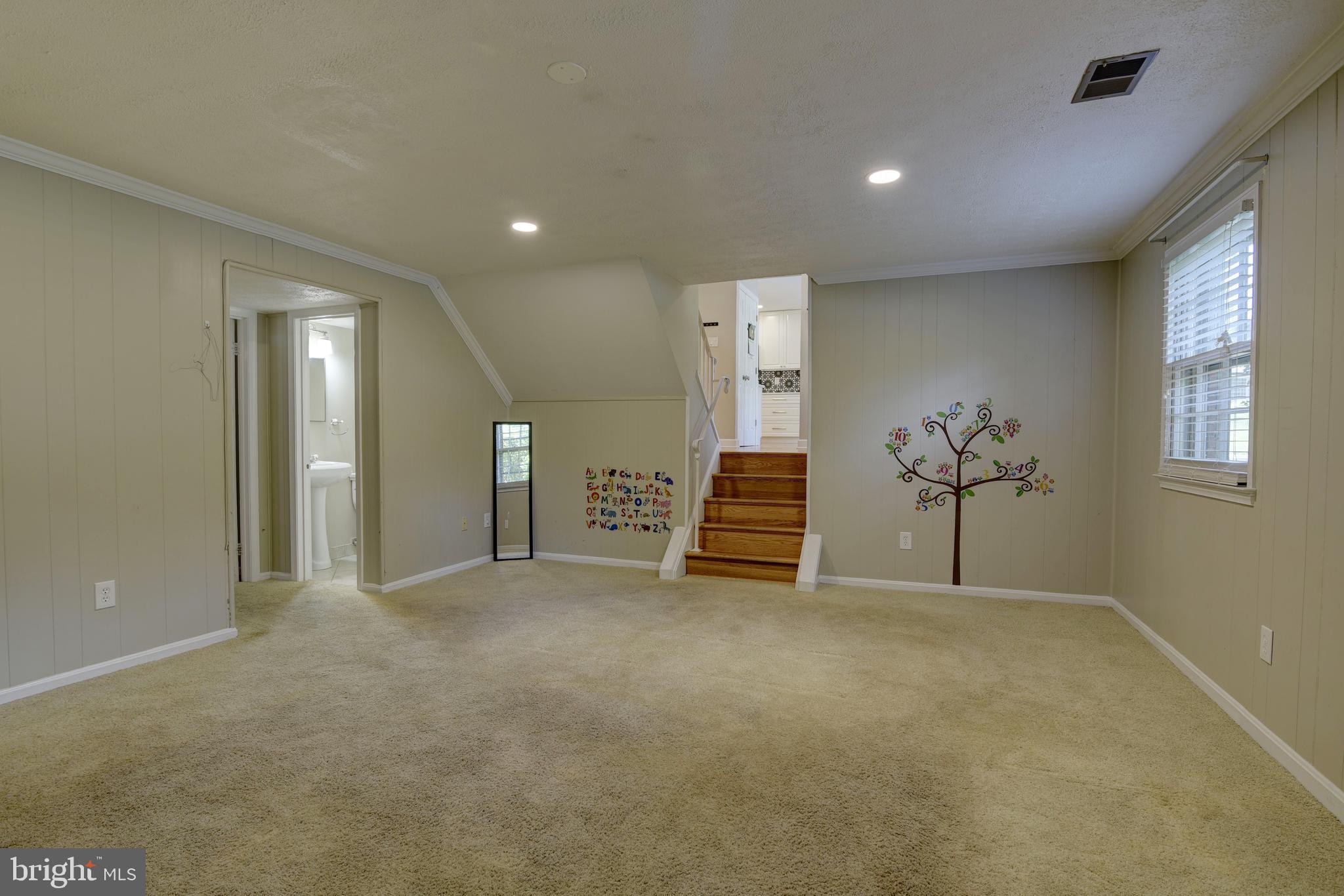 TYSONS VALLEY - Residential Lease