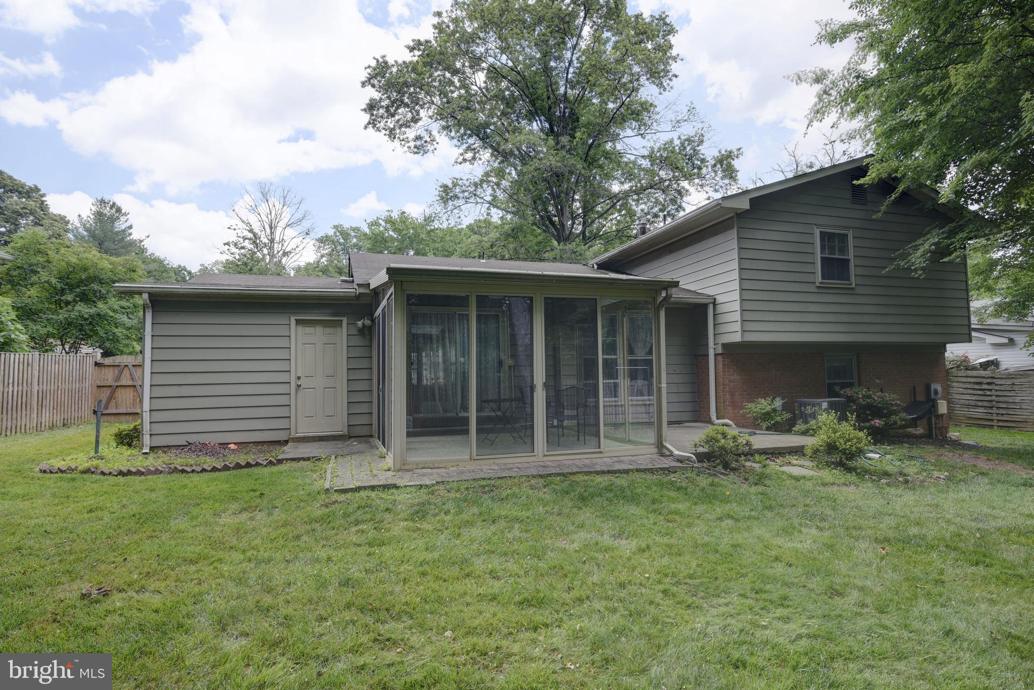 TYSONS VALLEY - Residential Lease