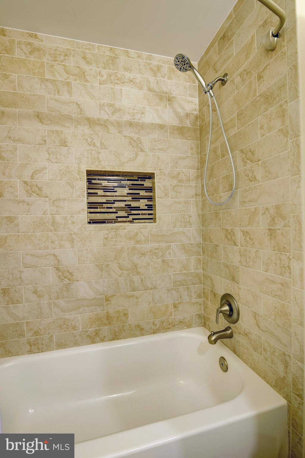 TYSONS VALLEY - Residential Lease