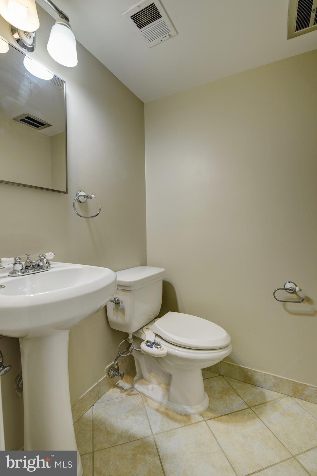 TYSONS VALLEY - Residential Lease