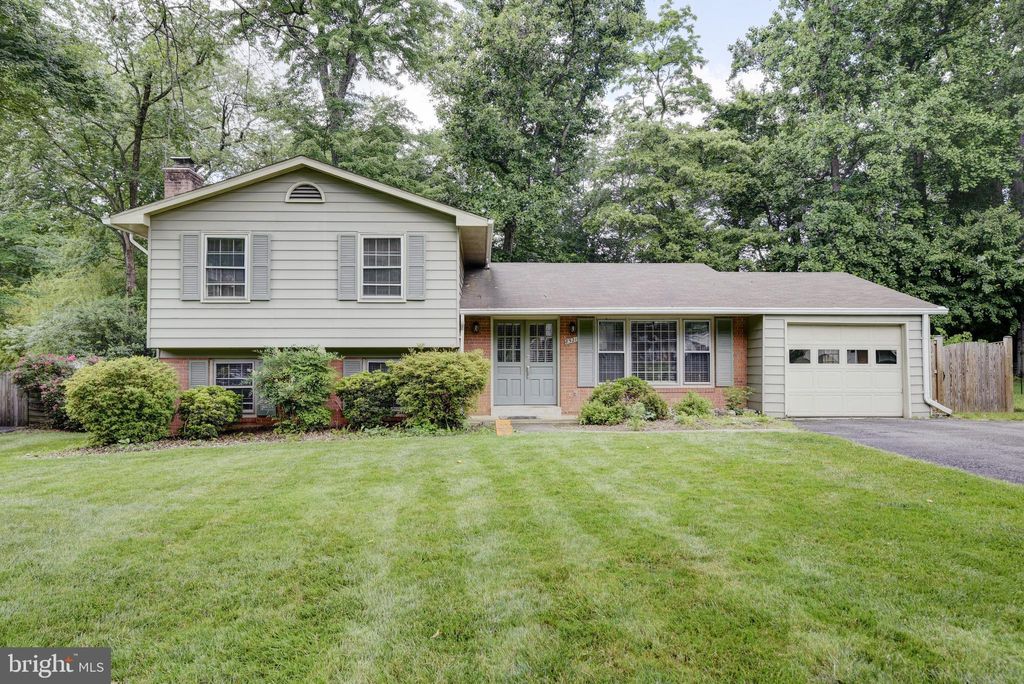 Photo of 8521 Tysons Court, VIENNA, VA 22182 (MLS # VAFX2273796)