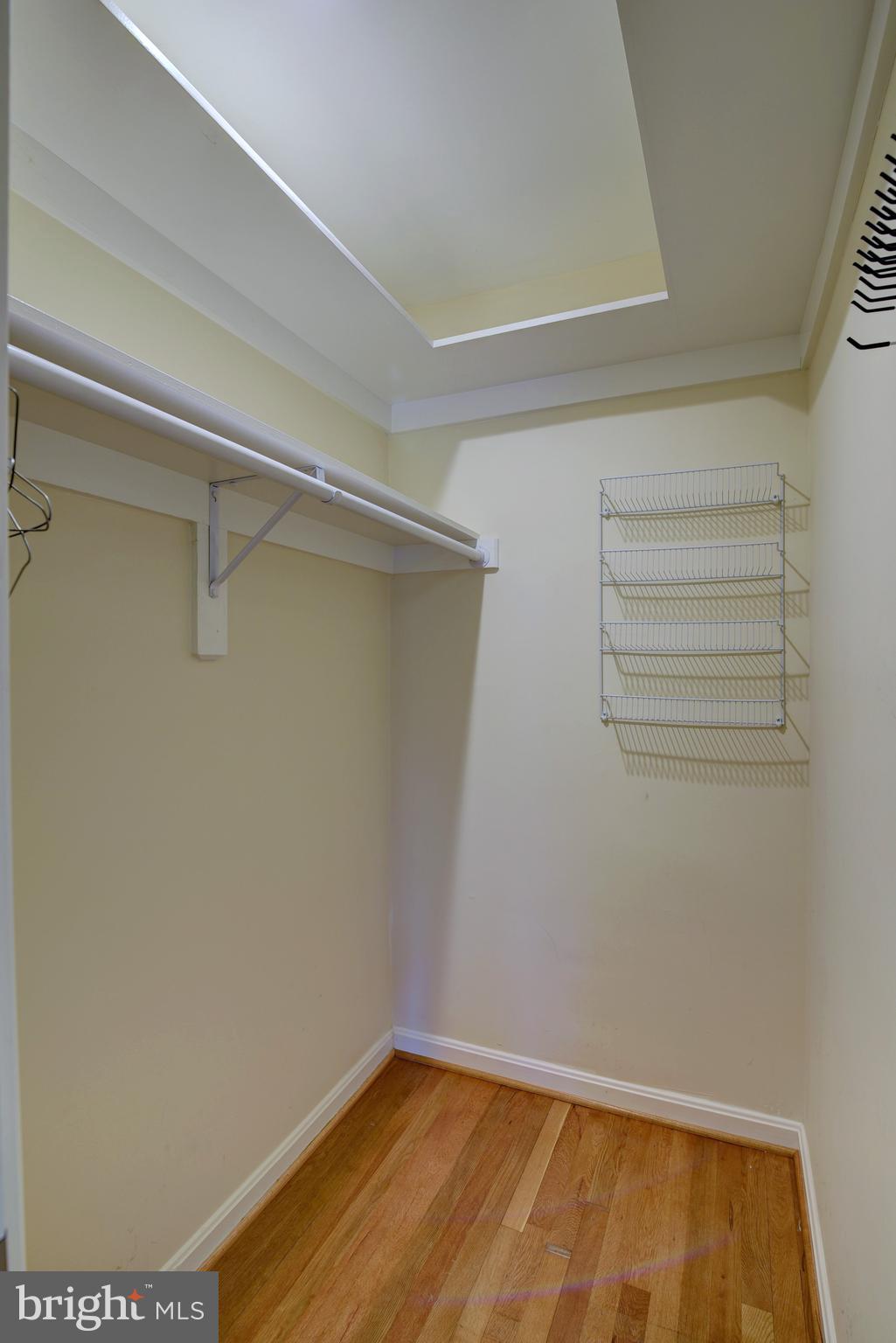 TYSONS VALLEY - Residential Lease