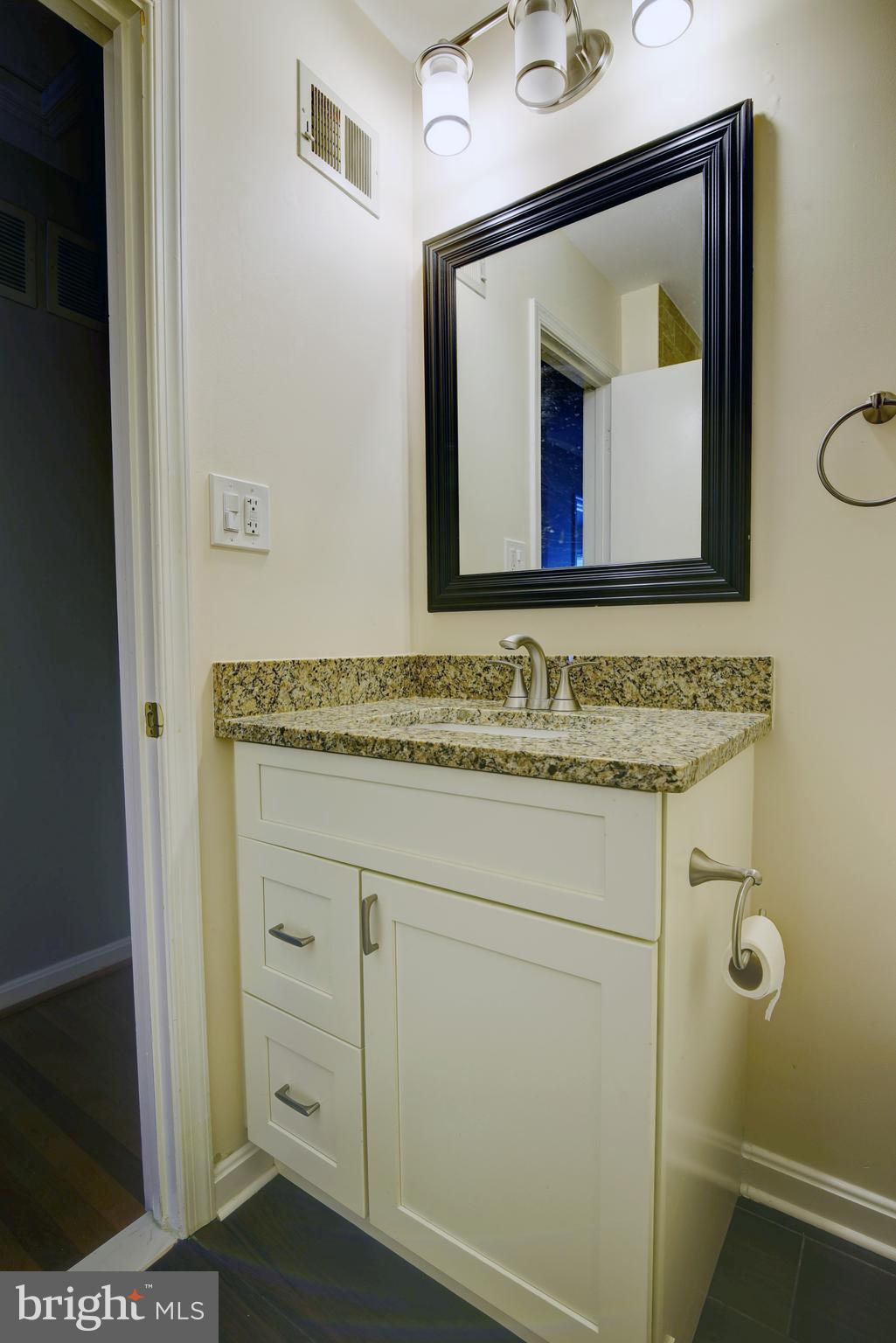 TYSONS VALLEY - Residential Lease