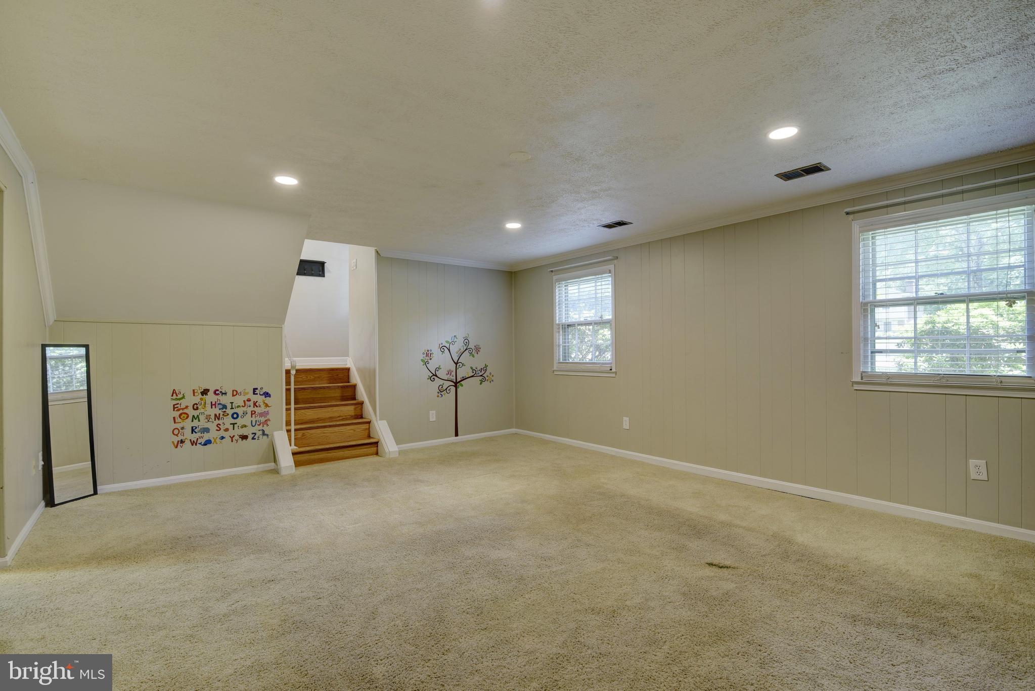 TYSONS VALLEY - Residential Lease