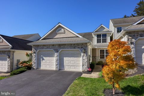 18 RED LEAF LANE LANCASTER PA 17602