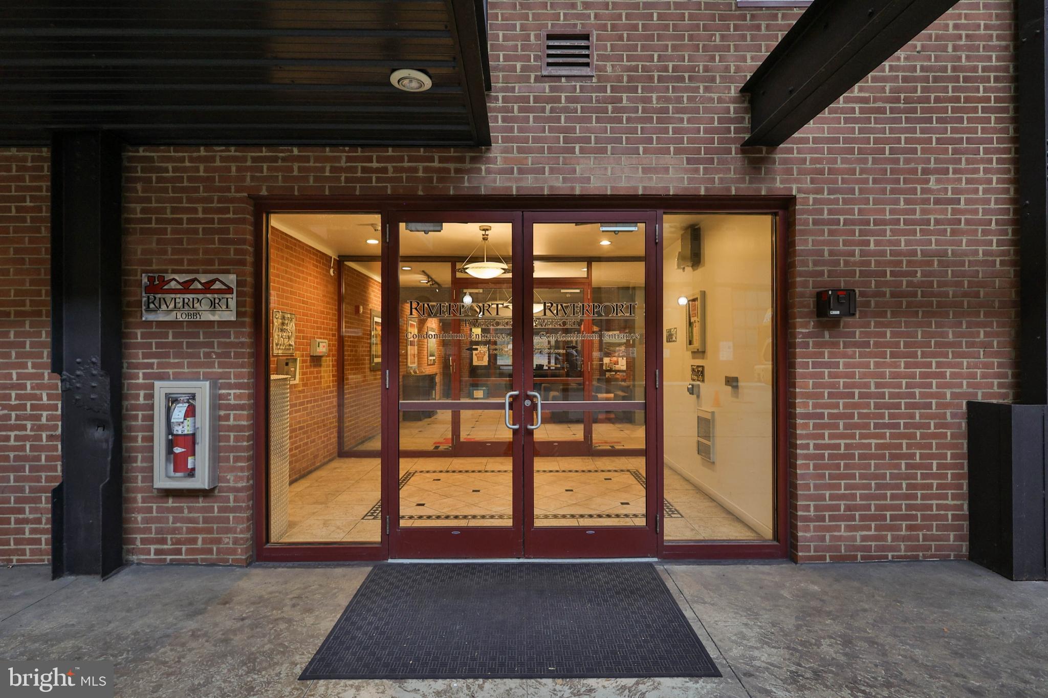 RIVERPORT - Residential