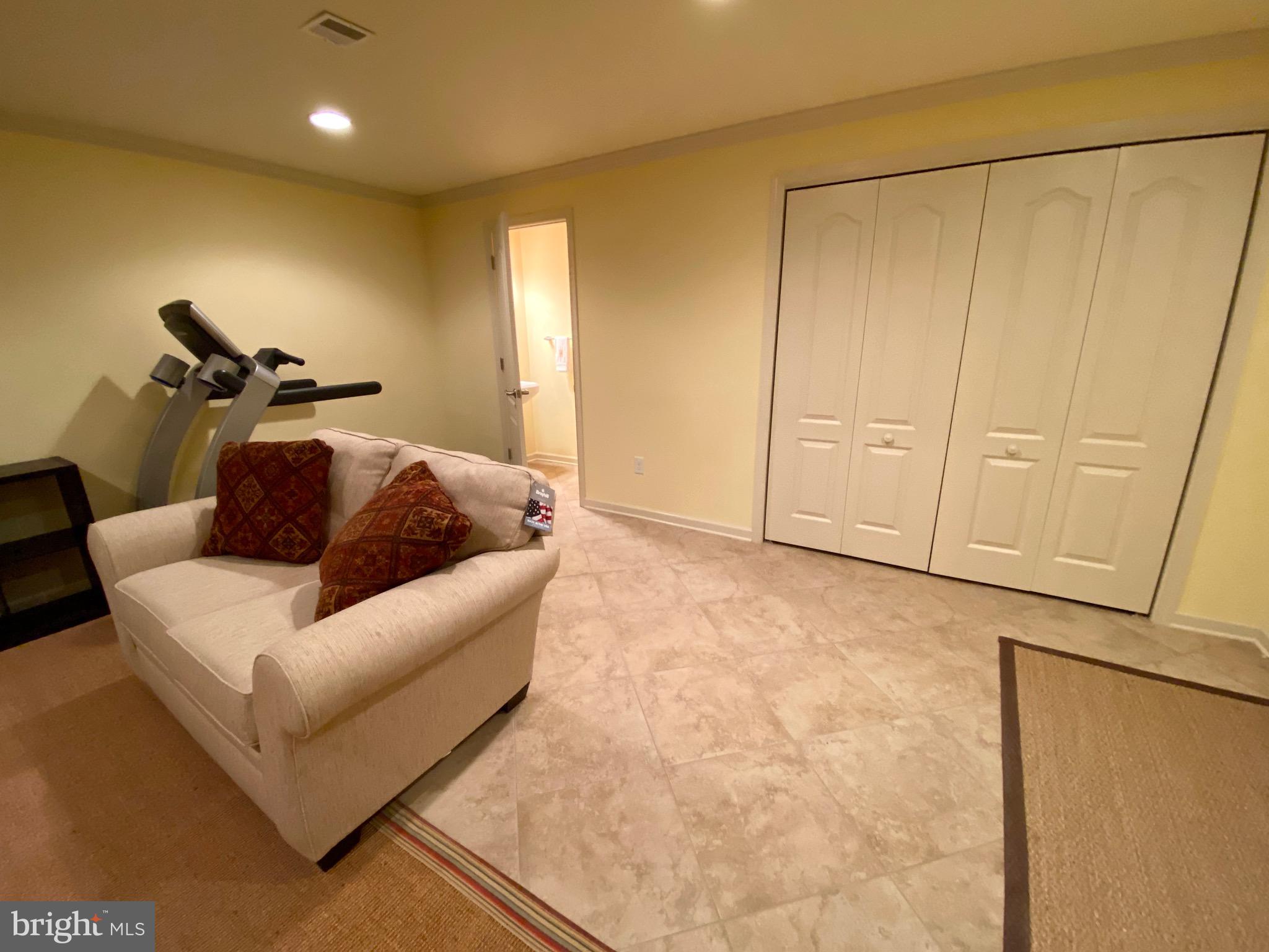 HUNT CLUB - Residential