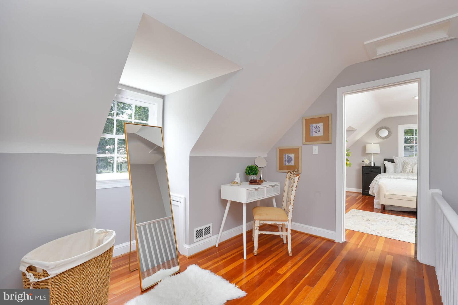 COLLEGE VIEW - Residential