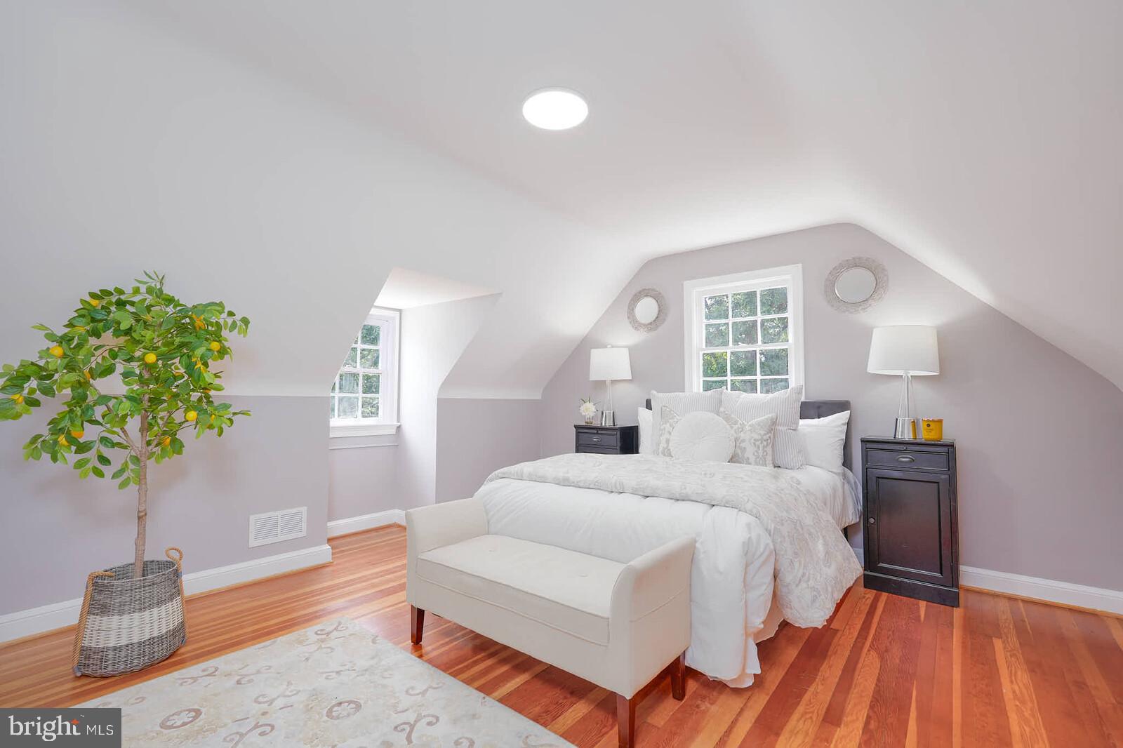 COLLEGE VIEW - Residential