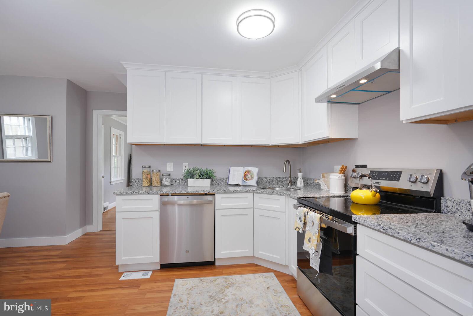 COLLEGE VIEW - Residential