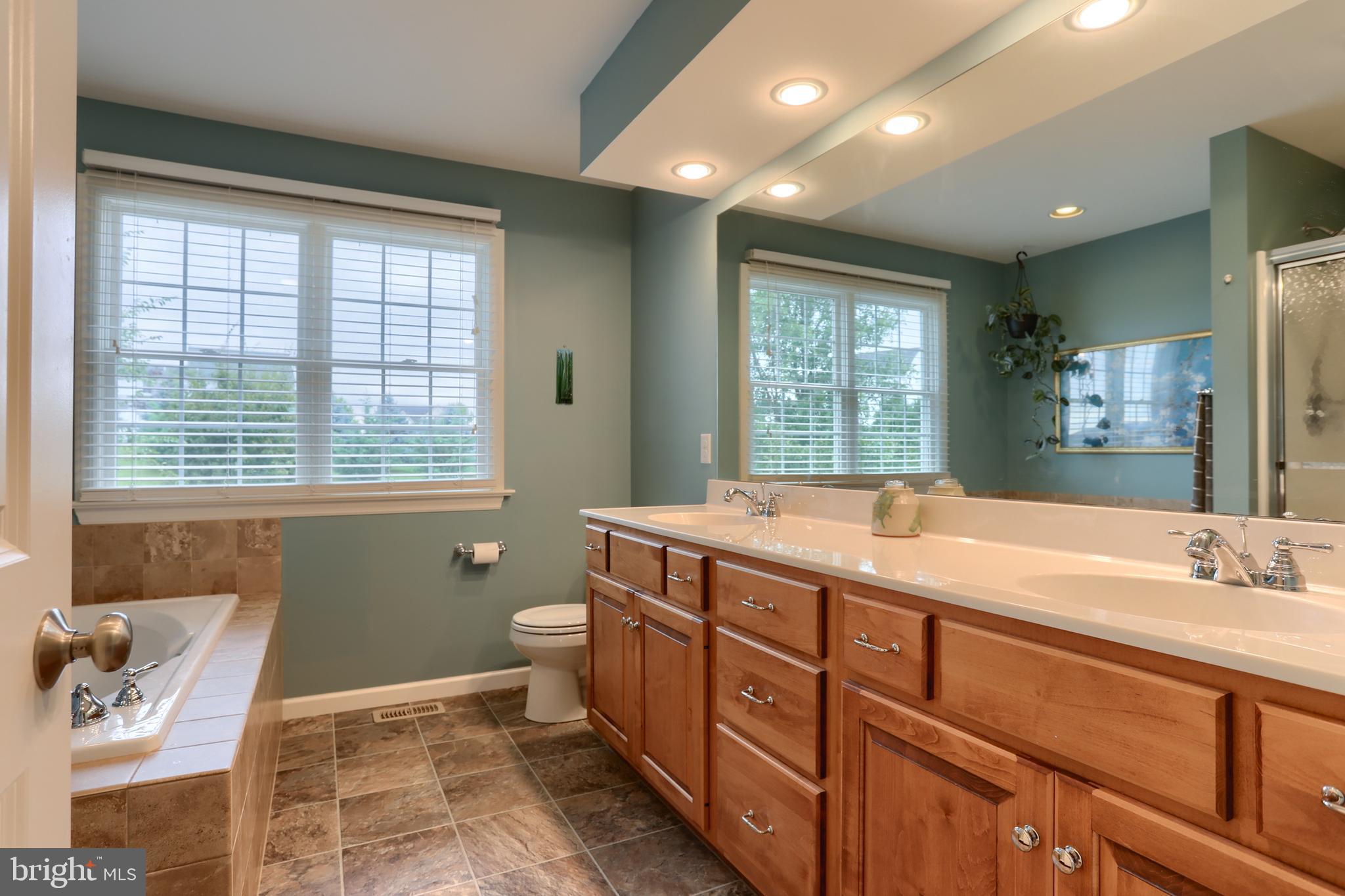 KENDALE OAKS - Residential