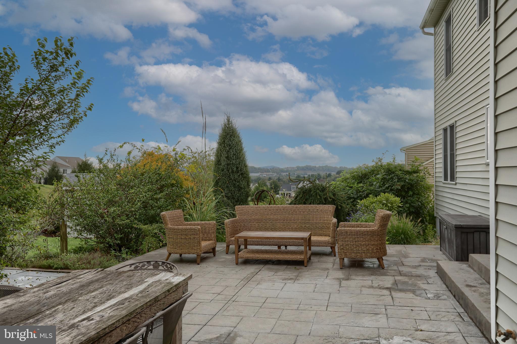 KENDALE OAKS - Residential