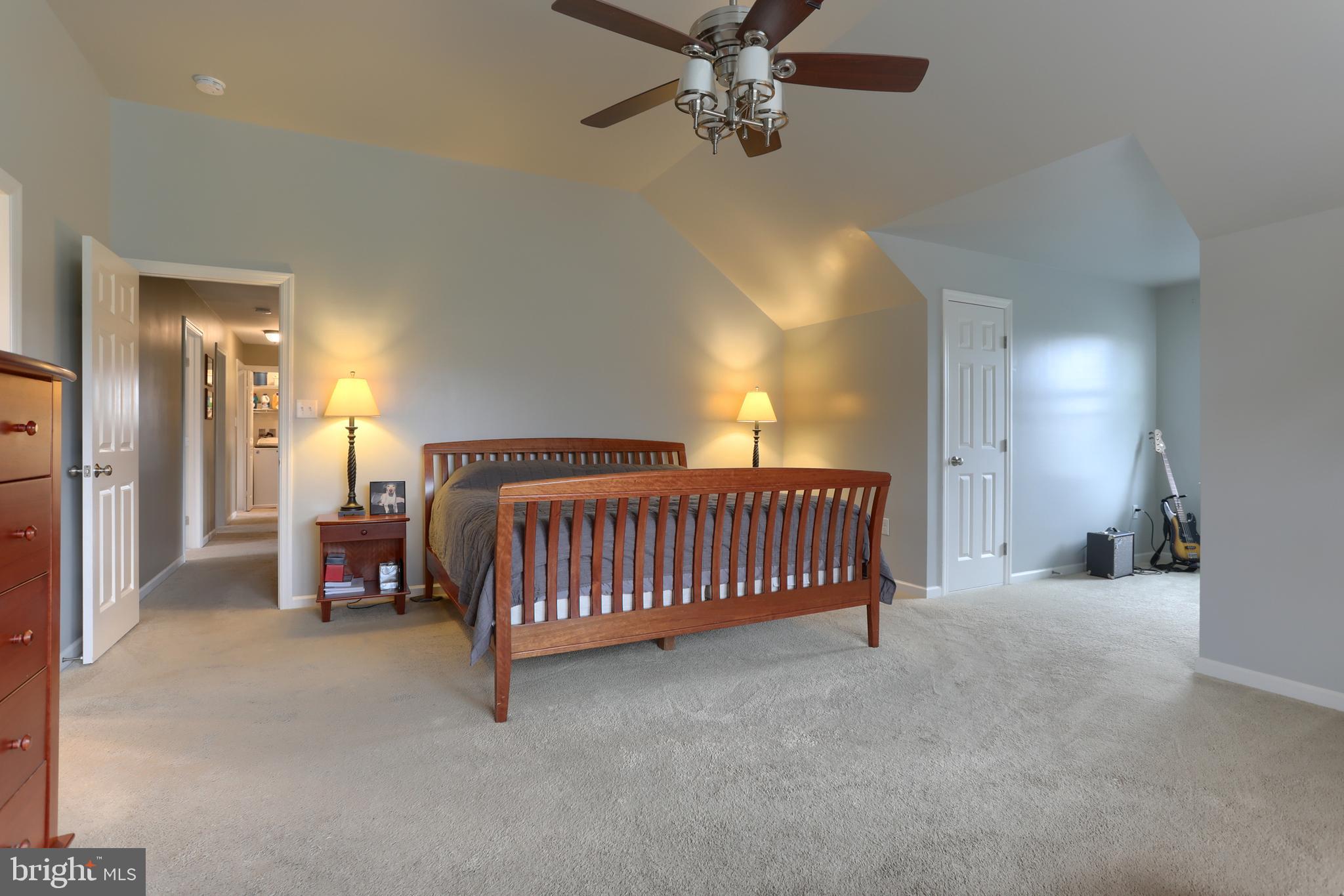 KENDALE OAKS - Residential