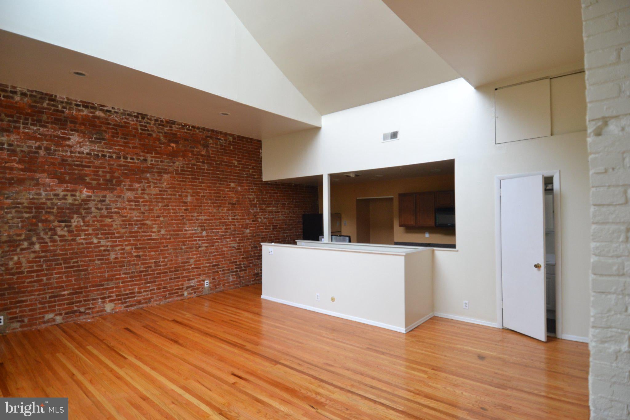 1010 CLINTON STREET 3M