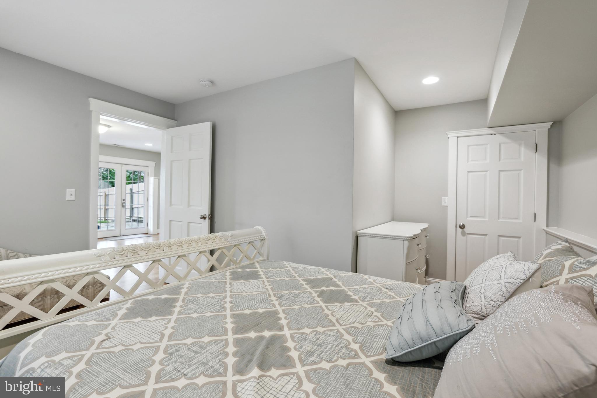 FREDERICKSBURG CITY - Residential