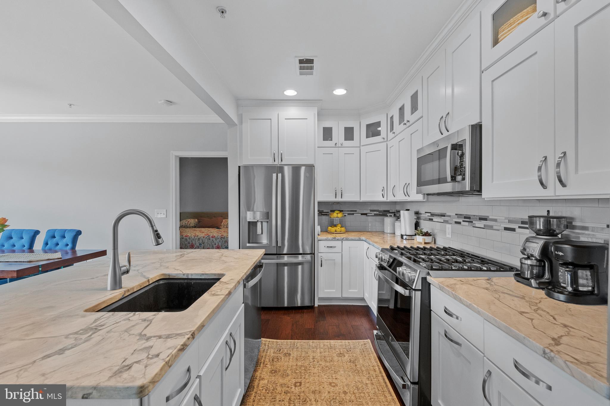 CAMERON STATION - Residential