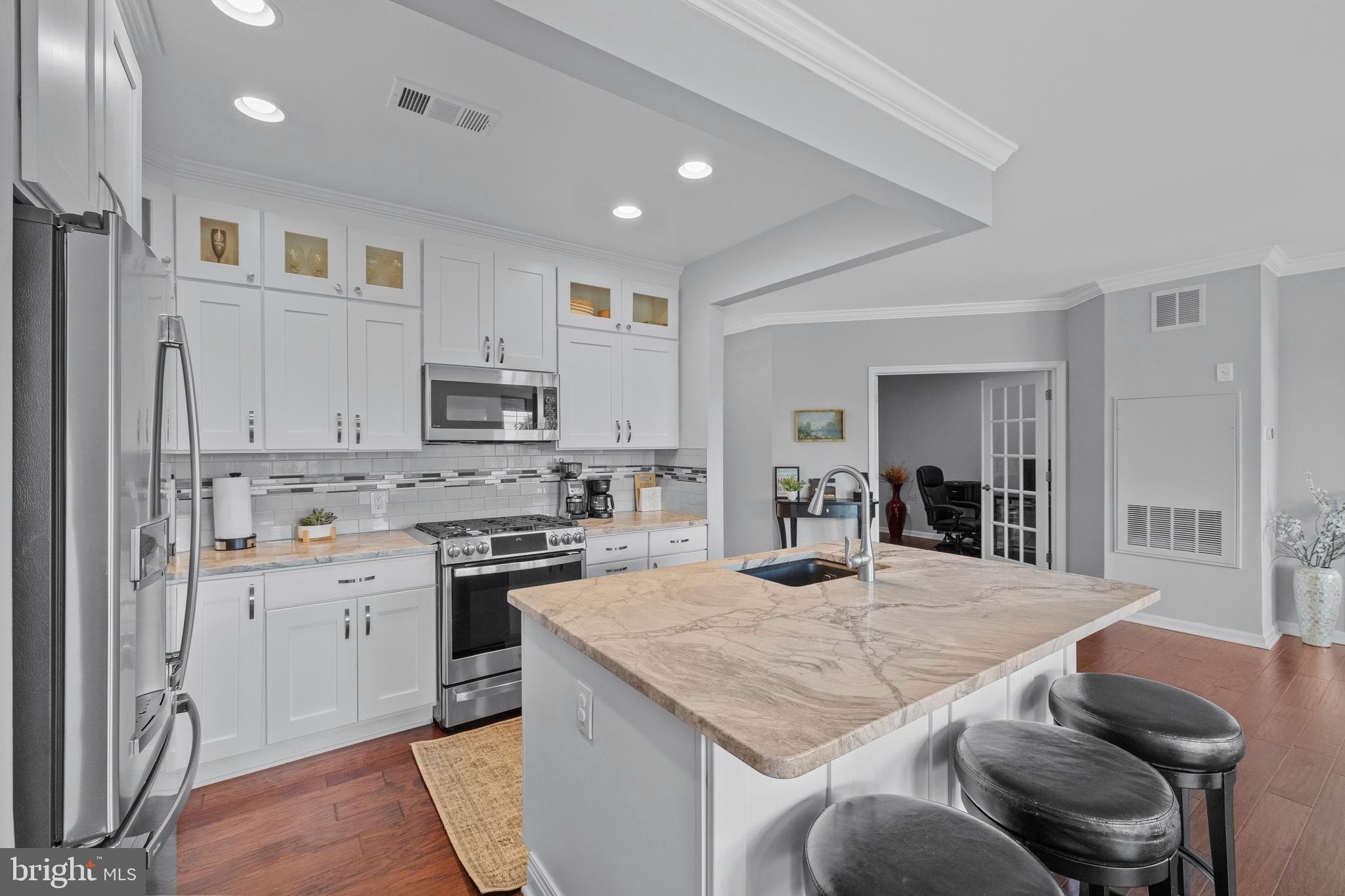 CAMERON STATION - Residential