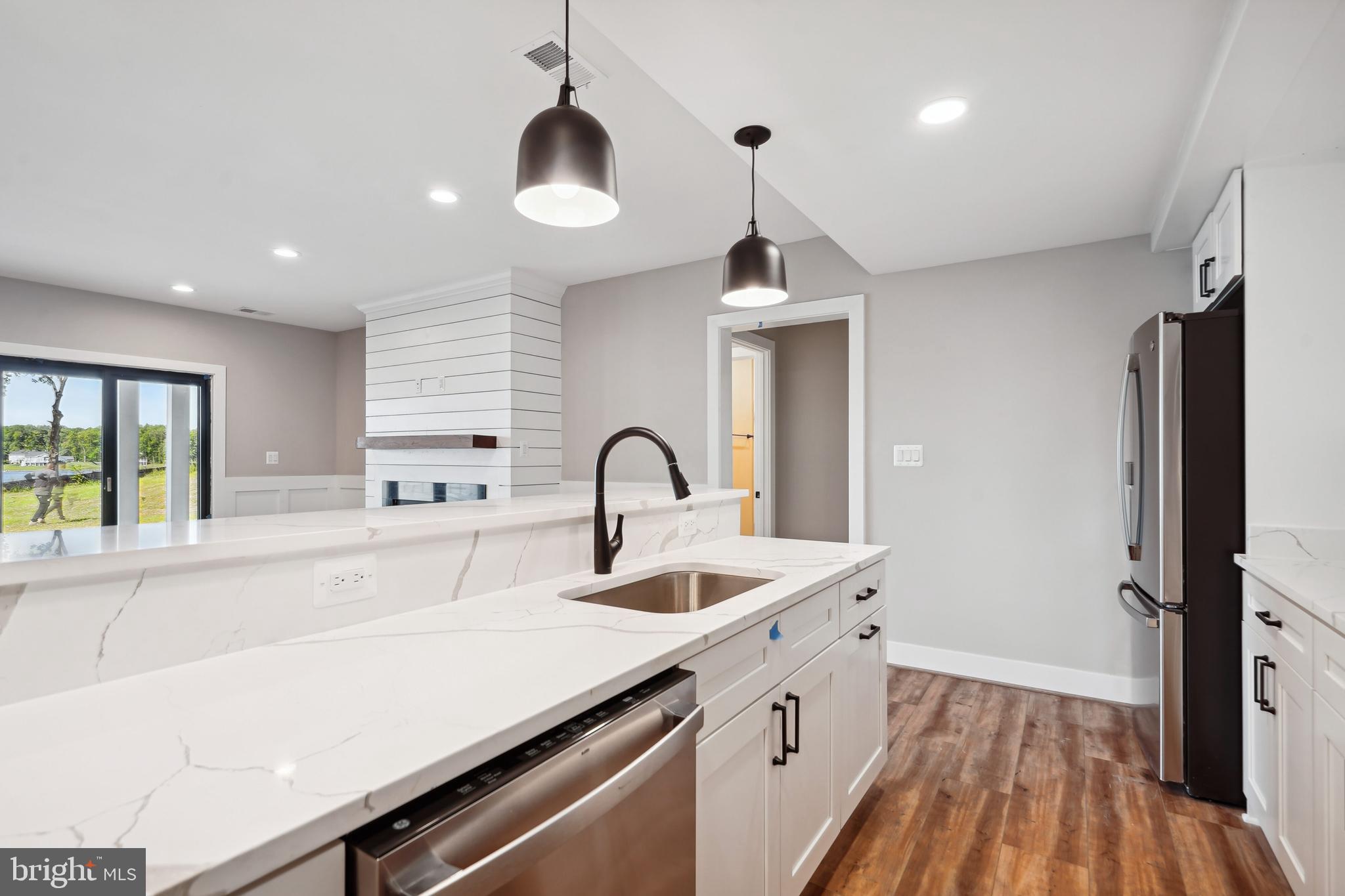 ROCK ISLAND LANDING - Residential