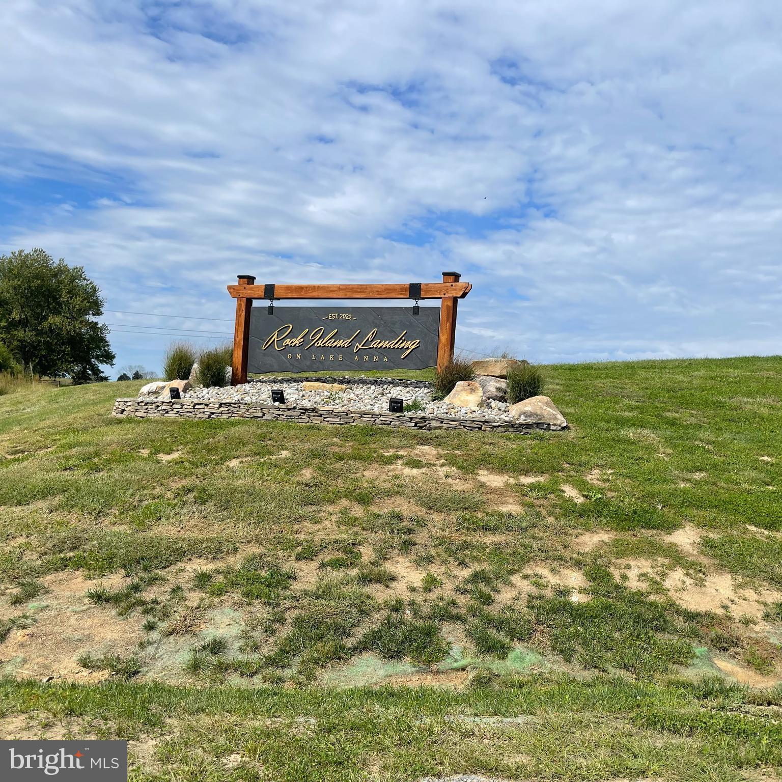 ROCK ISLAND LANDING - Residential