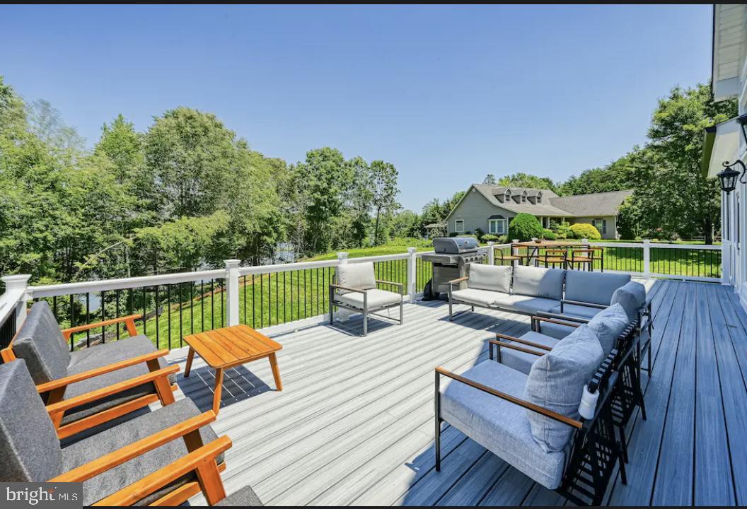 ROCK ISLAND LANDING - Residential