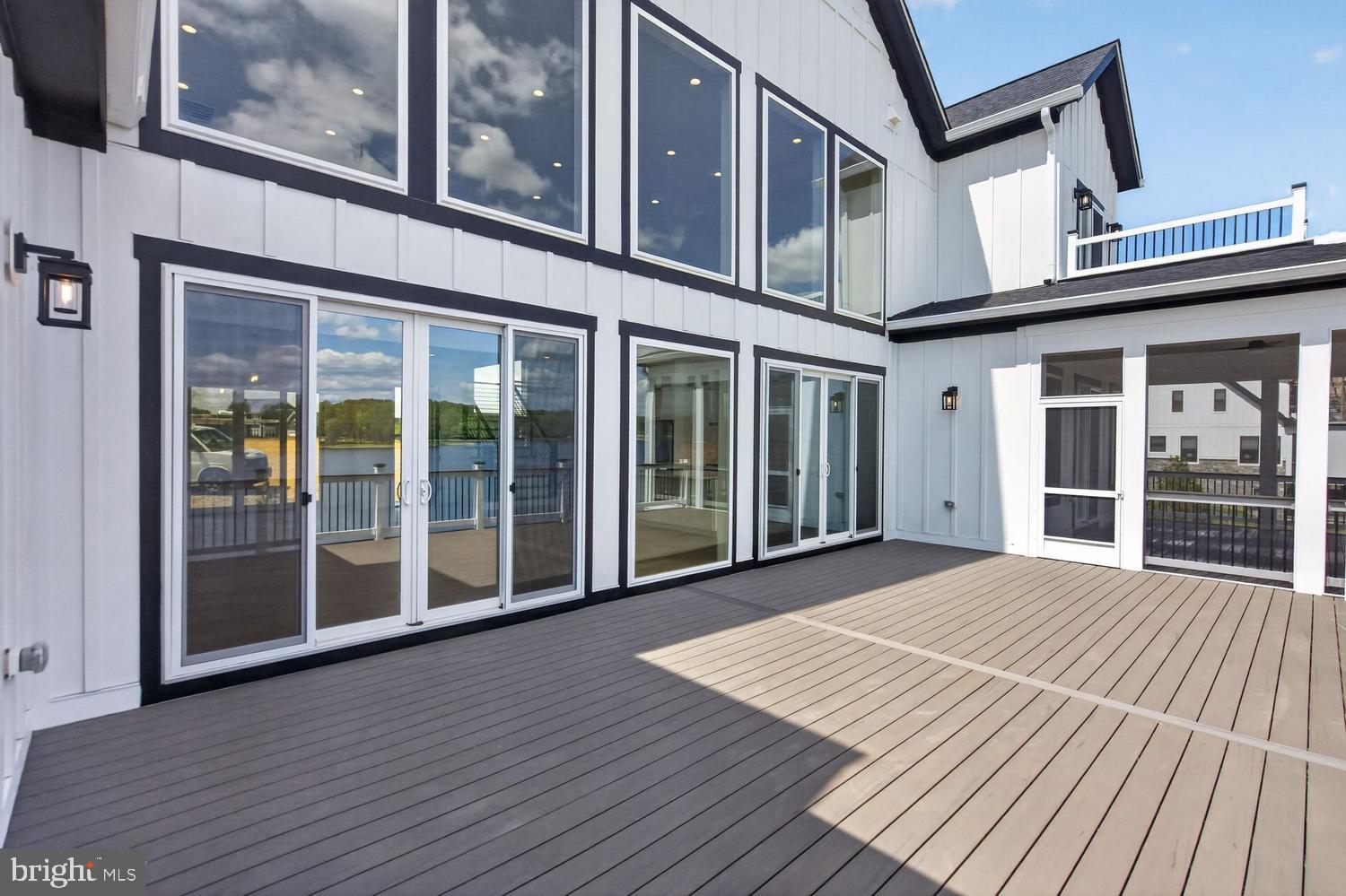 ROCK ISLAND LANDING - Residential