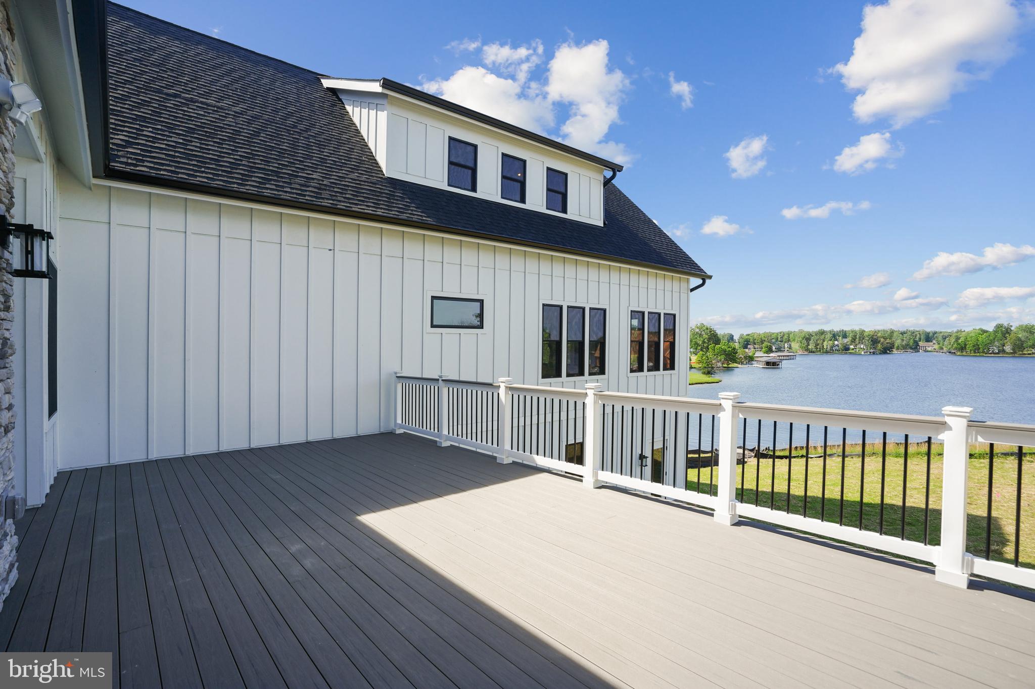 ROCK ISLAND LANDING - Residential