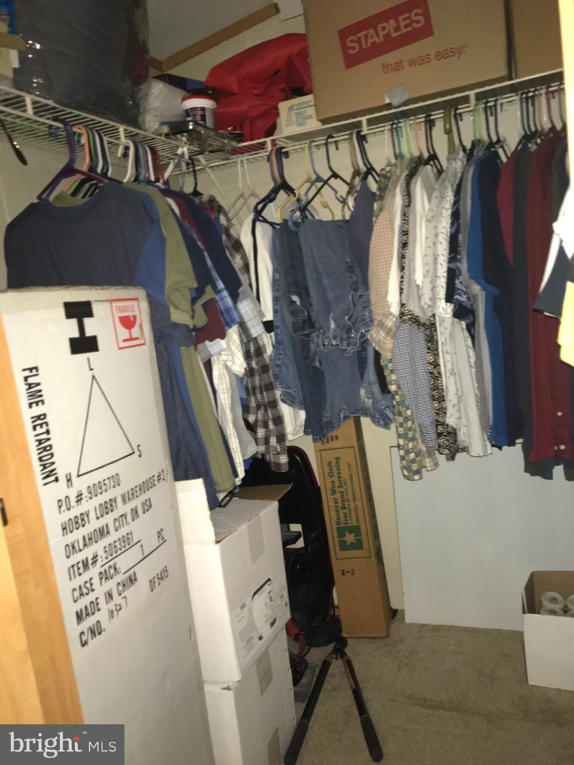 LAKESIDE VILLAGE - Residential