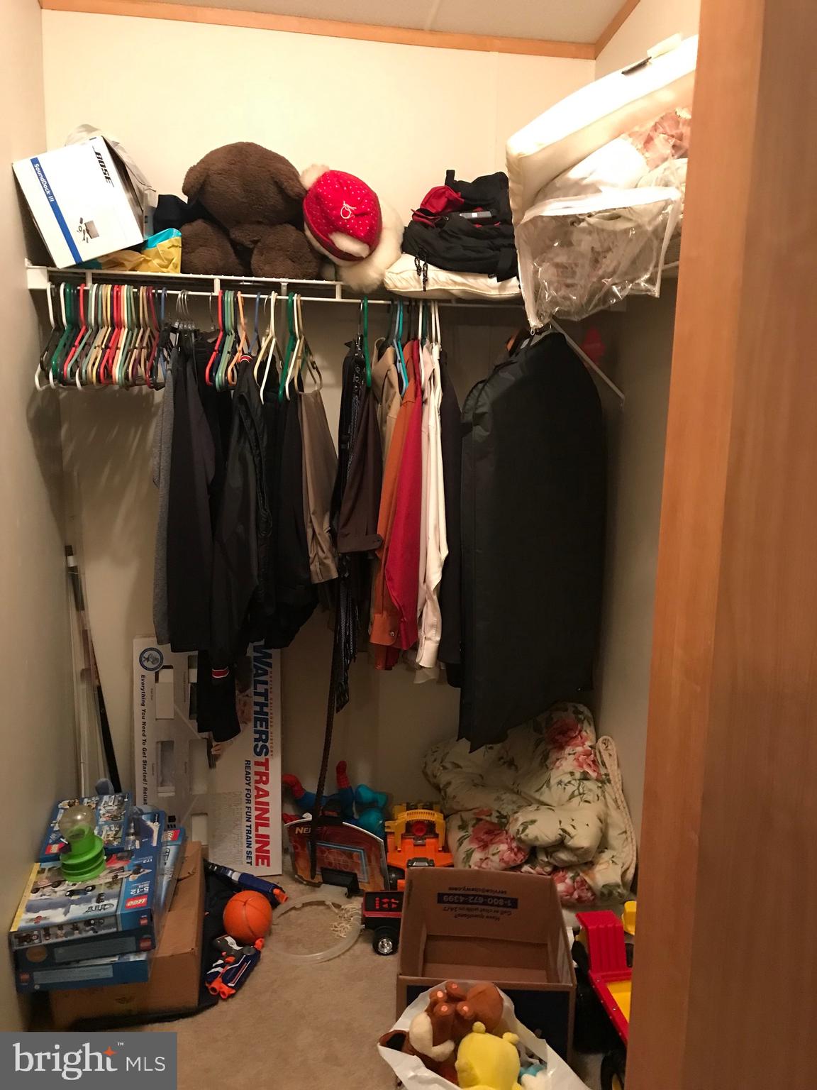 LAKESIDE VILLAGE - Residential