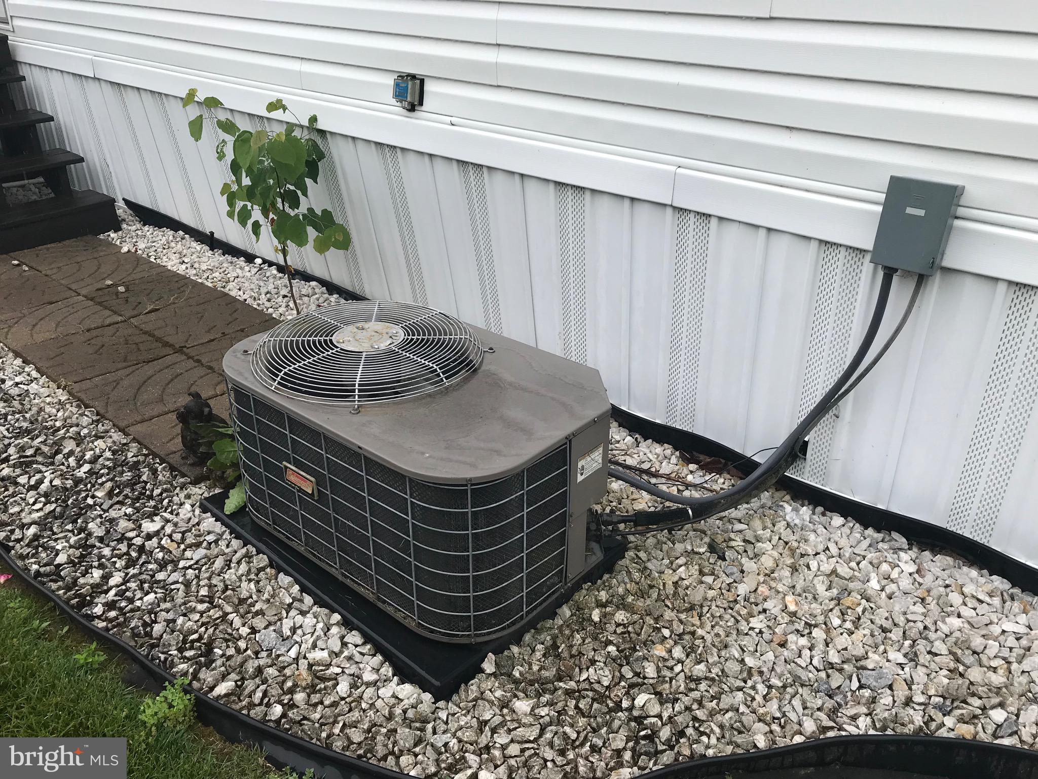 LAKESIDE VILLAGE - Residential