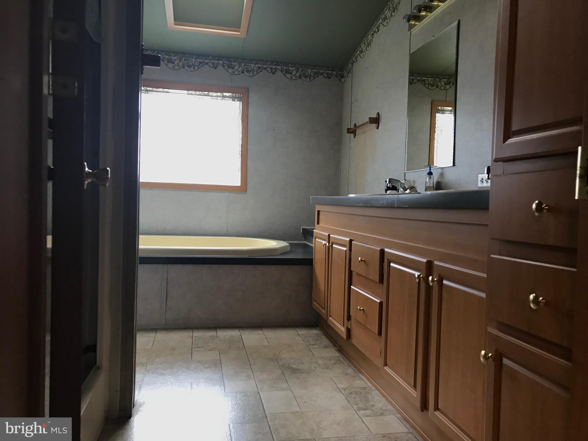 LAKESIDE VILLAGE - Residential