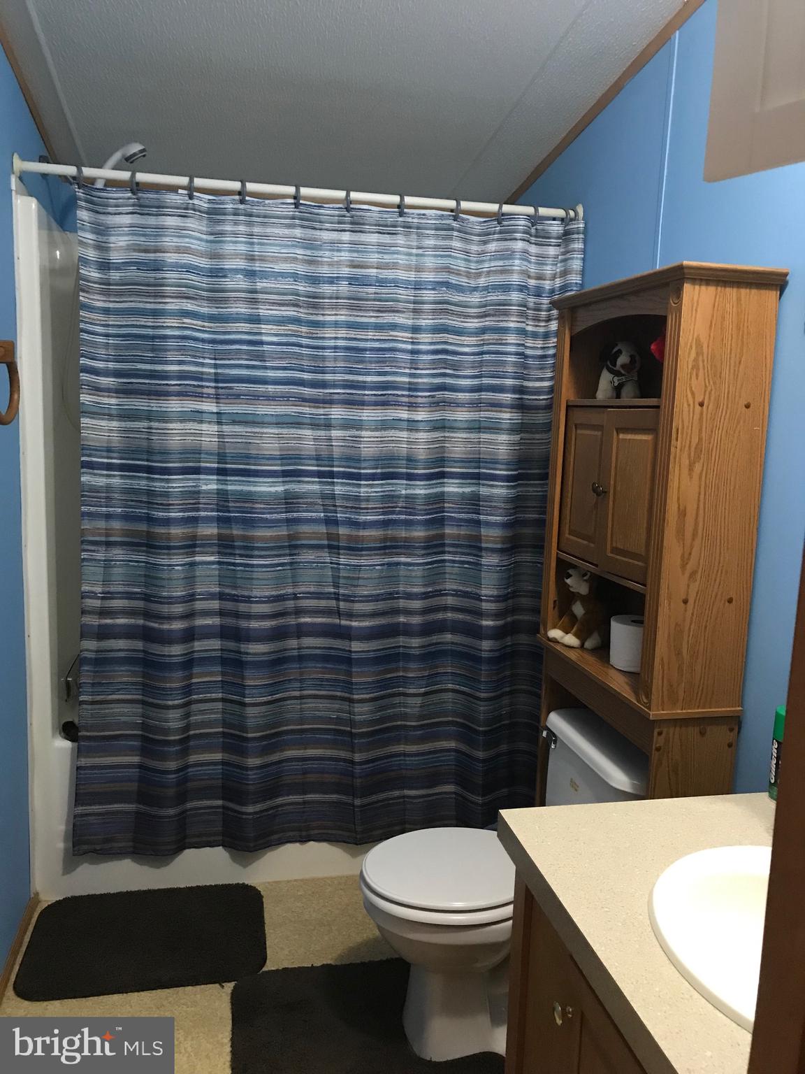 LAKESIDE VILLAGE - Residential