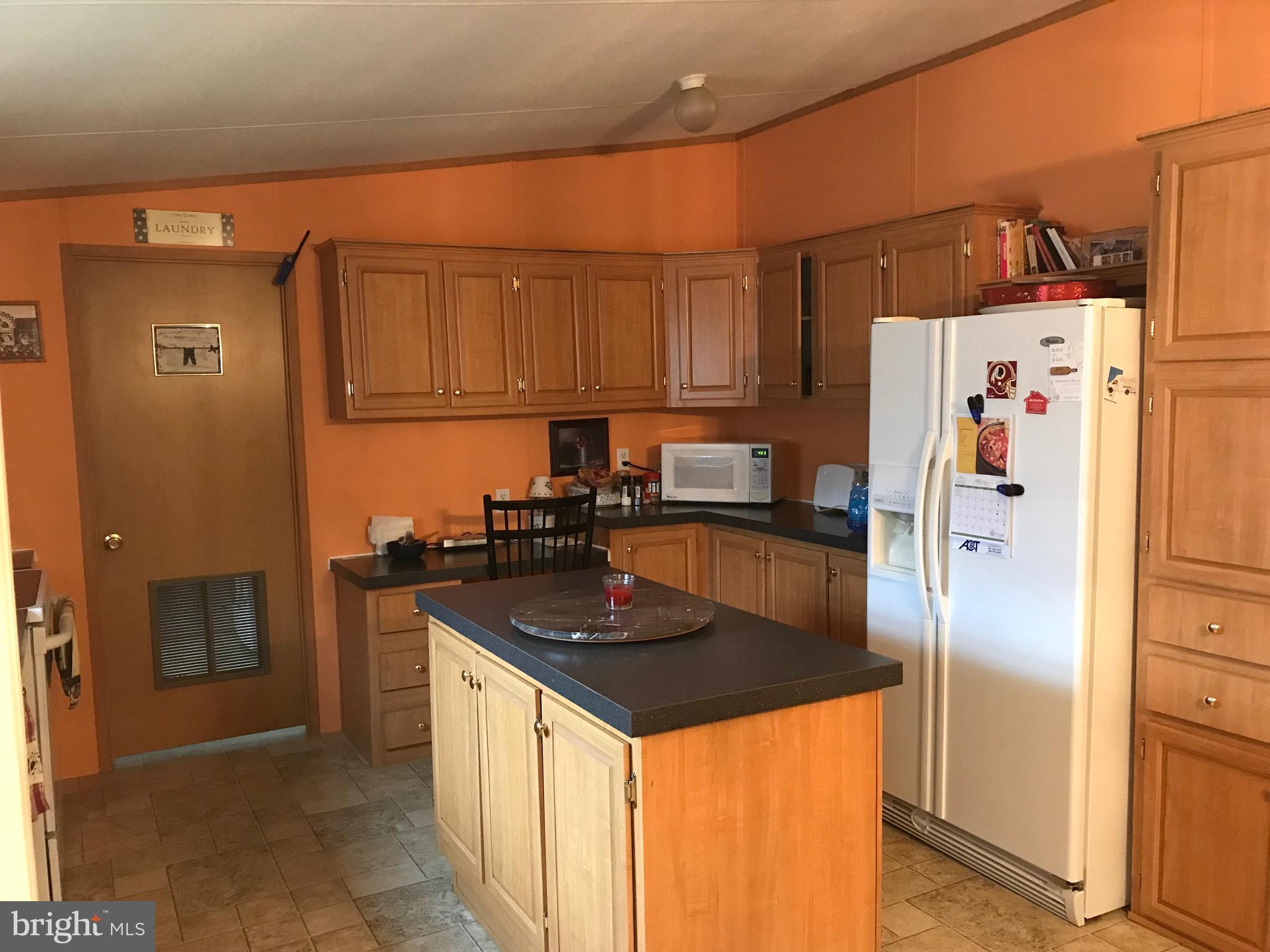 LAKESIDE VILLAGE - Residential