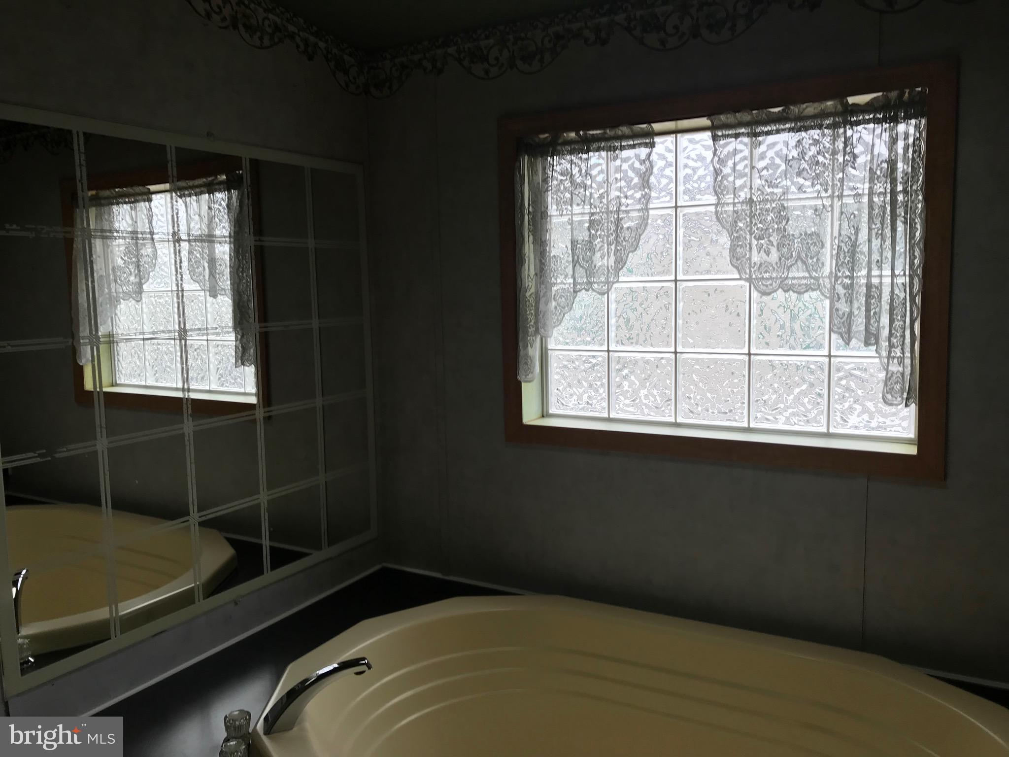 LAKESIDE VILLAGE - Residential