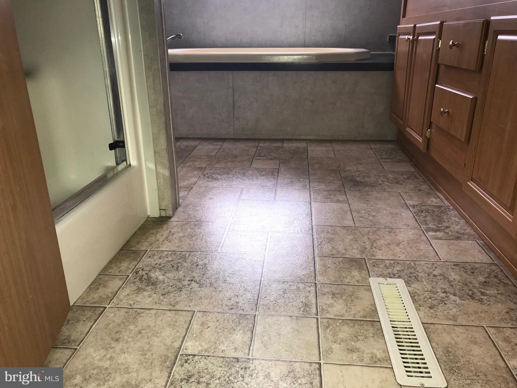 LAKESIDE VILLAGE - Residential