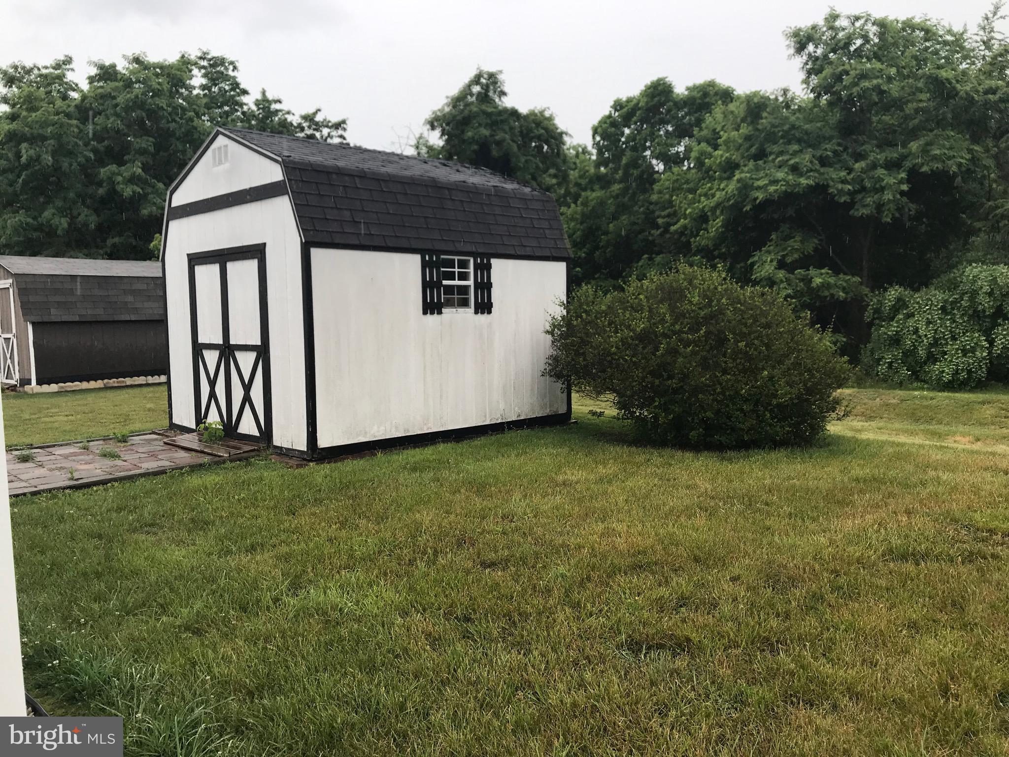 LAKESIDE VILLAGE - Residential