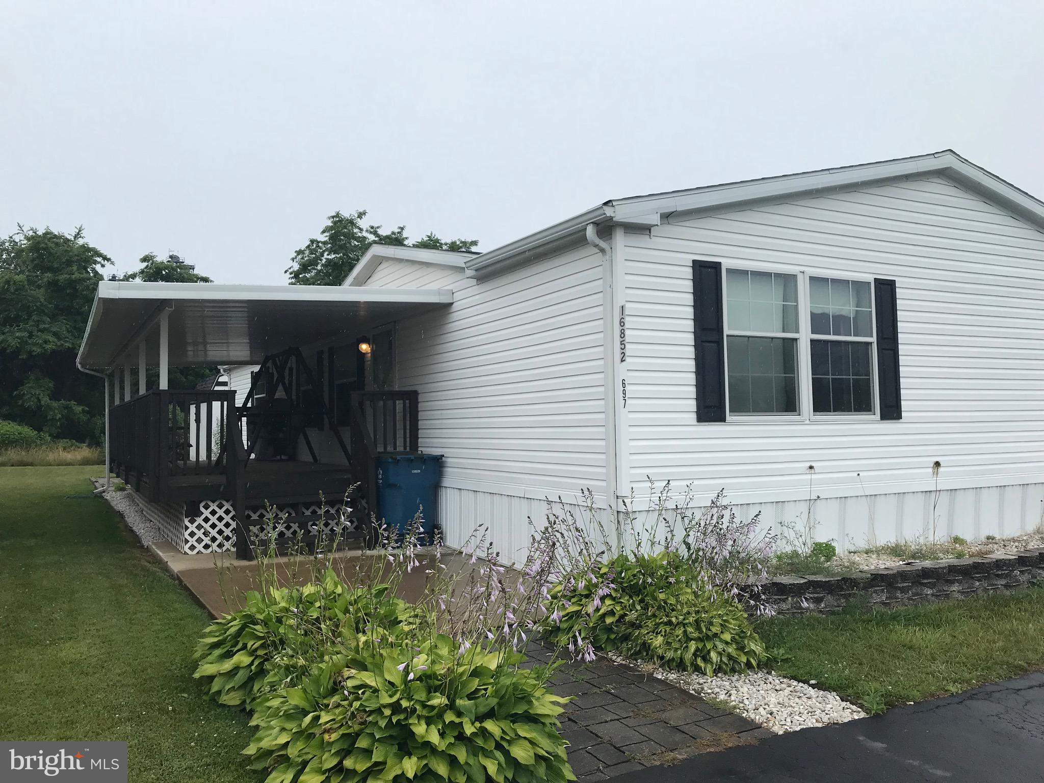 LAKESIDE VILLAGE - Residential